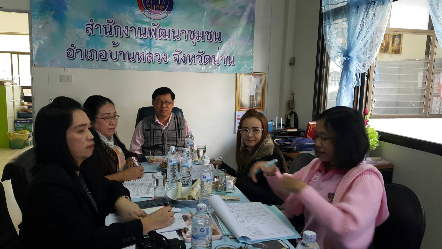 คณะทำงานนิเทศติดตามและสนับสนุนการดำเนินงานพัฒนาชุมชนจังหวัดน่าน ประจำปีงบประมาณ พ.ศ.2561 ติดตามการดำเนินงานสำนักงานพัฒนาชุมชนอำเภอบ้านหลวง จ.น่าน