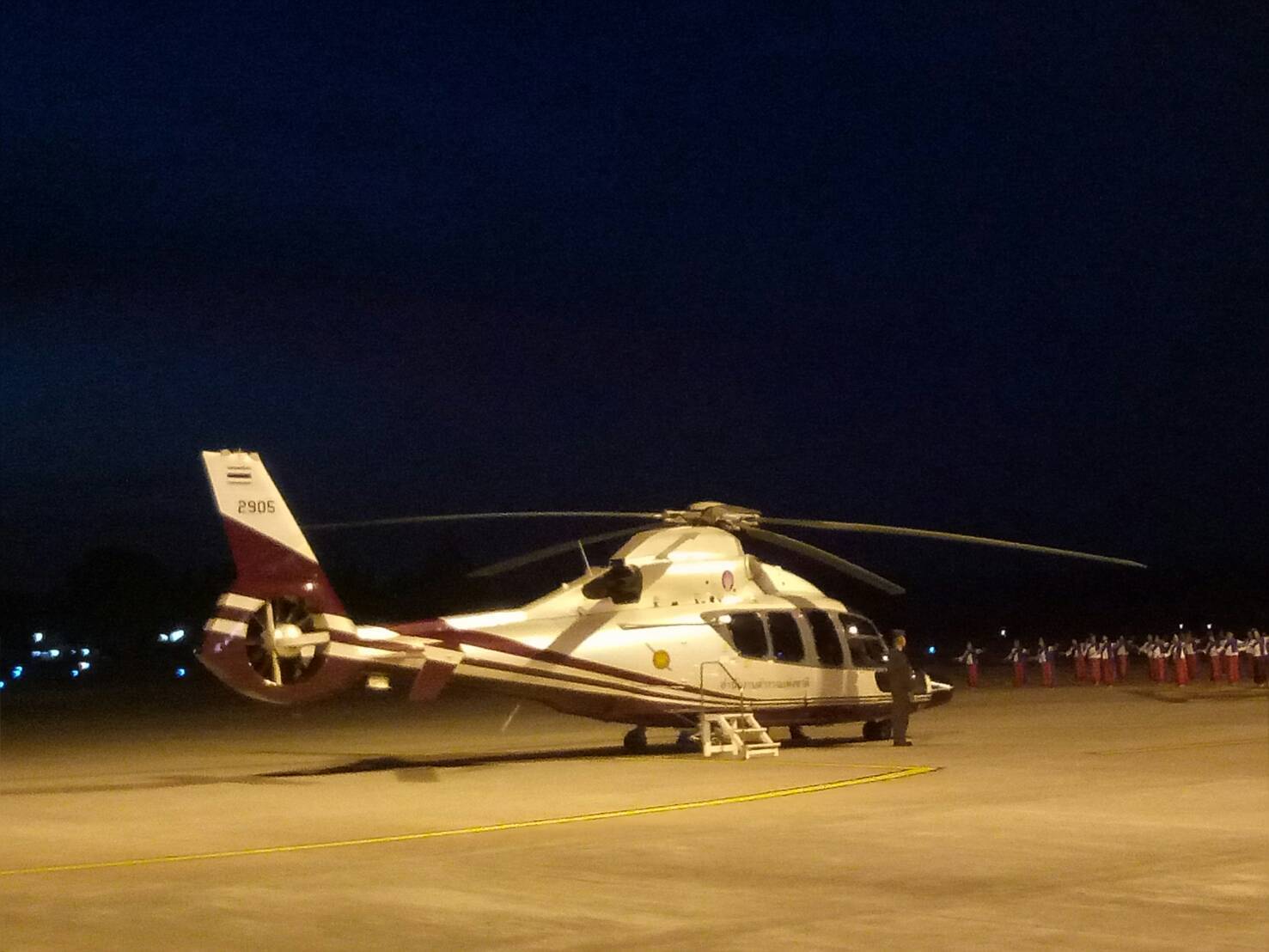 เจ้าหน้าที่สำนักงานพัฒนาชุมชนจังหวัดน่าน ร่วมรับเสด็จสมเด็จพระเทพรัตนราชสุดาฯ สยามบรมราชกุมารี ณ ท่าอากาศยานน่านนคร