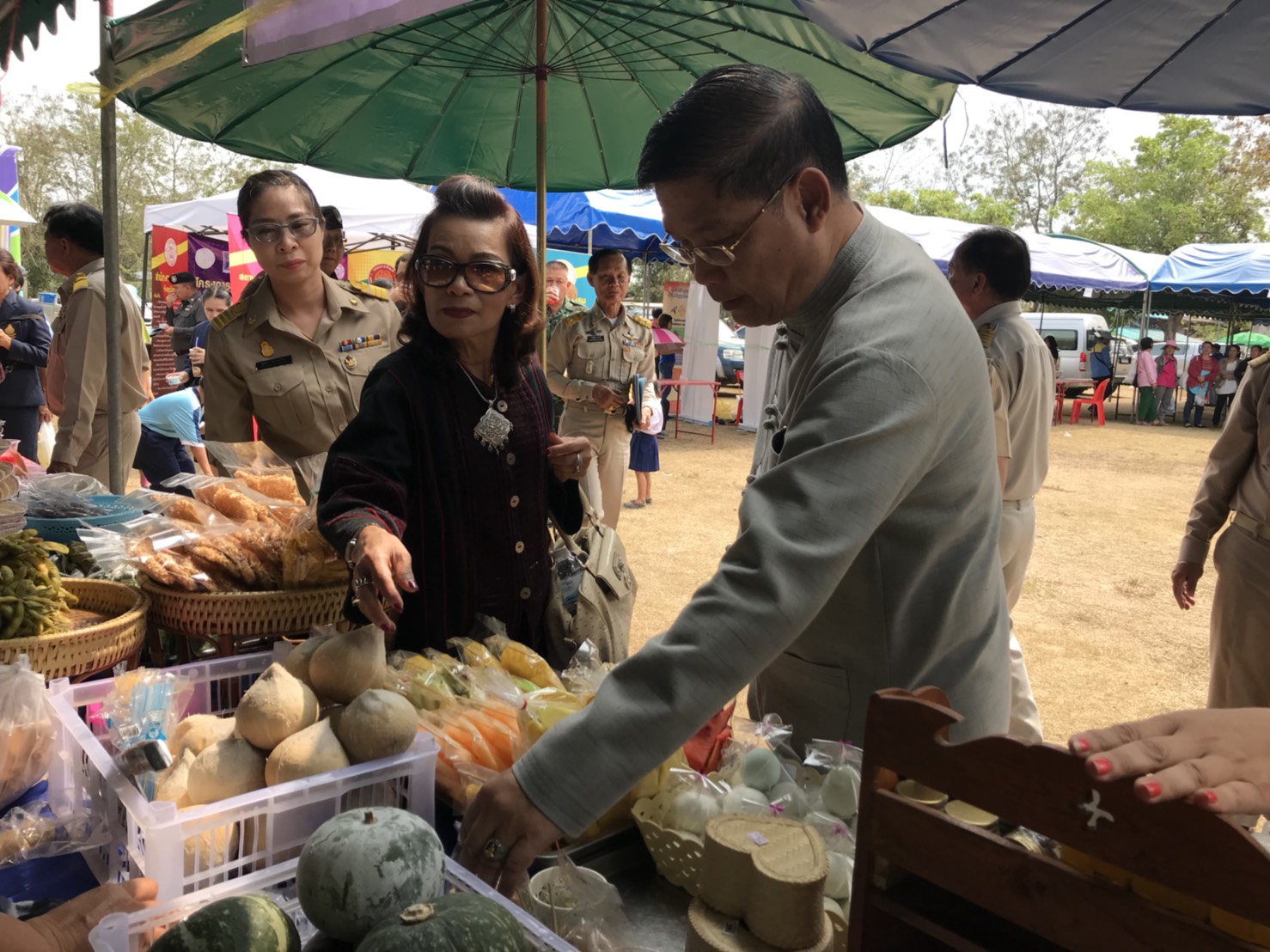 สพจ.น่าน ร่วมโครงการ”หน่วยบำบัดทุกข์ บำรุงสุข สร้างรอยยิ้มให้ประชาชน”