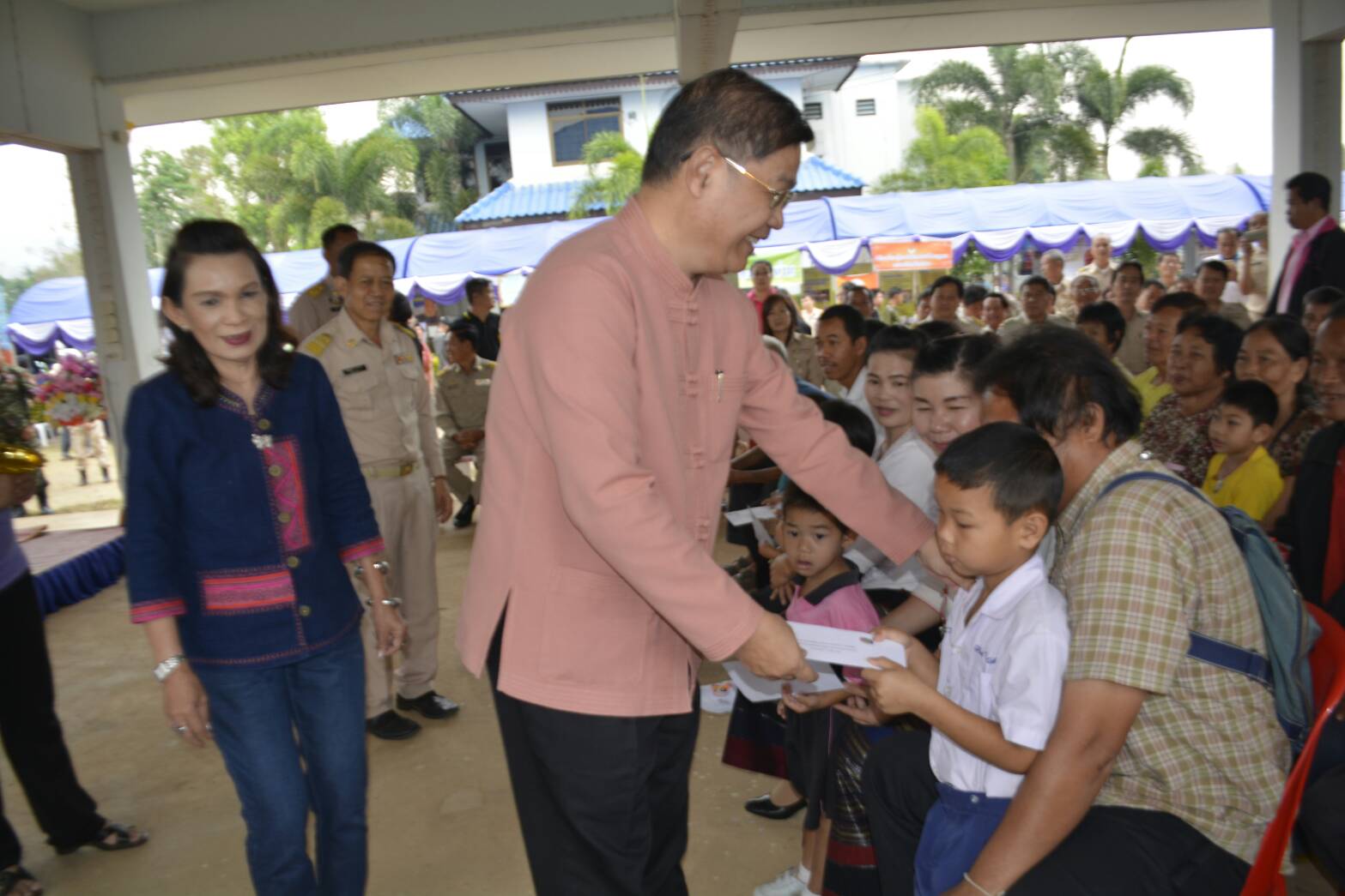 ออกหน่วยบำบัดทุกข์ บำรุงสุข สร้างรอยยิ้มให้ประชาชน ครั้งที่ 6/2561