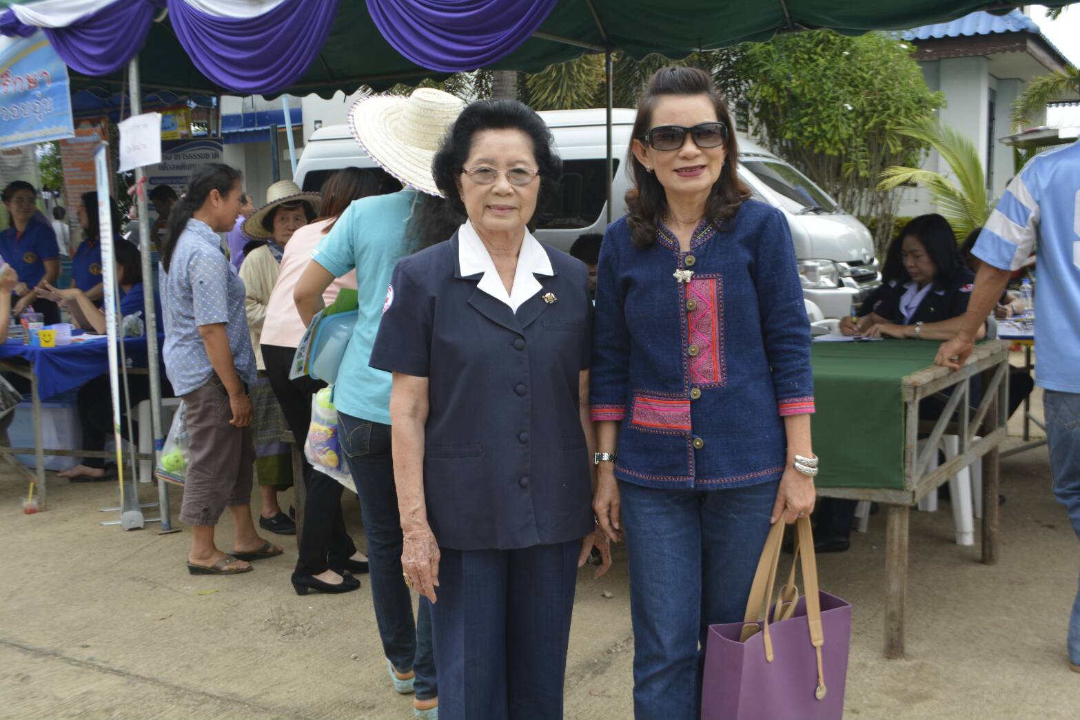 ออกหน่วยบำบัดทุกข์ บำรุงสุข สร้างรอยยิ้มให้ประชาชน ครั้งที่ 6/2561