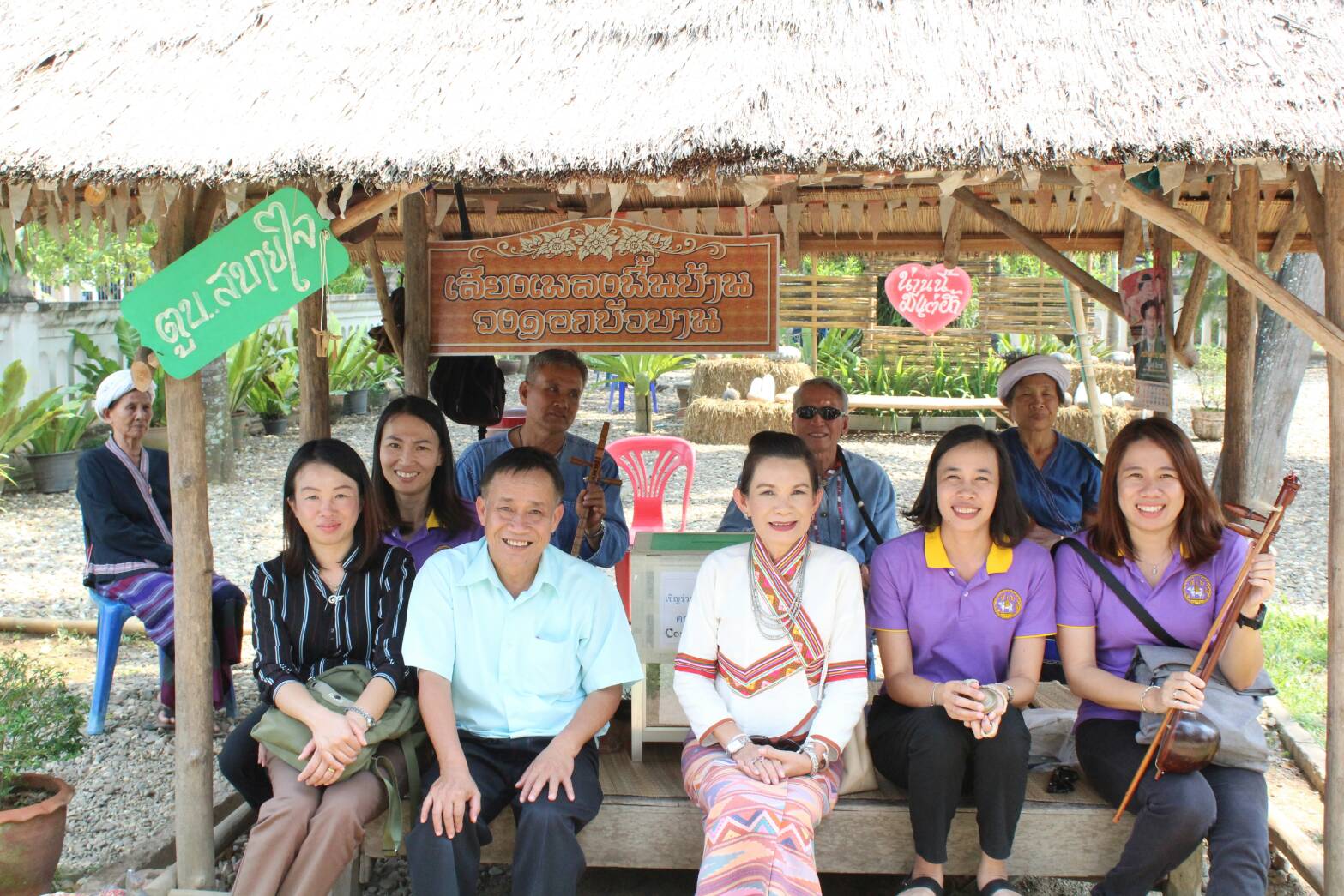 พัฒนาการจังหวัดน่านนำทีมงานครอบครัวข่าว ๓ สถานีวิทยุโทรทัศน์ไทยทีวีสีช่อง ๓ ชมกิจกรรมหมู่บ้าน OTOP เพื่อการท่องเที่ยว