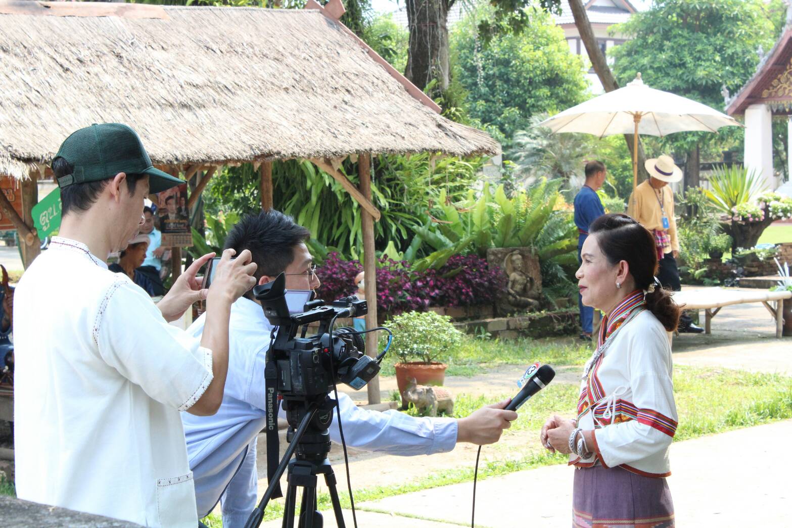 พัฒนาการจังหวัดน่านนำทีมงานครอบครัวข่าว ๓ สถานีวิทยุโทรทัศน์ไทยทีวีสีช่อง ๓ ชมกิจกรรมหมู่บ้าน OTOP เพื่อการท่องเที่ยว