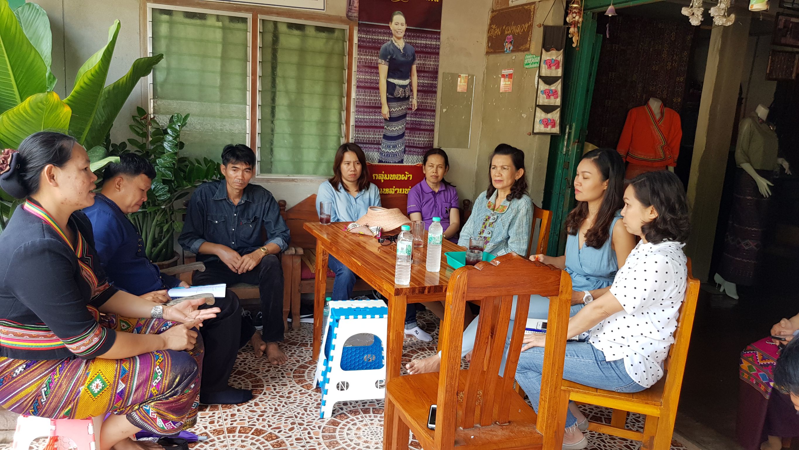 พัฒนาการจ.น่าน และคณะ ร่วมสังเกตุการณ์การสำรวจและจัดเก็บข้อมูลเพื่อเตรียมความพร้อมสู่การพัฒนาเป็นหมู่บ้านท่องเที่ยวด้านวัฒนธรรม