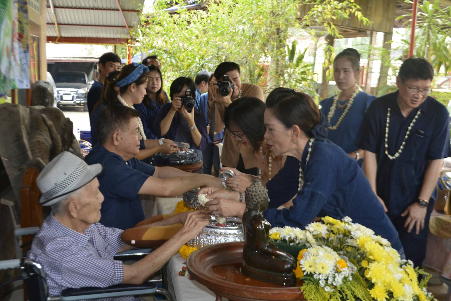 สพจ.น่าน ร่วมขอพรเนื่องในเทศกาลสงกรานต์ปี๋ใหม่เมืองจากอธิบดีกรมการพัฒนาชุมชน