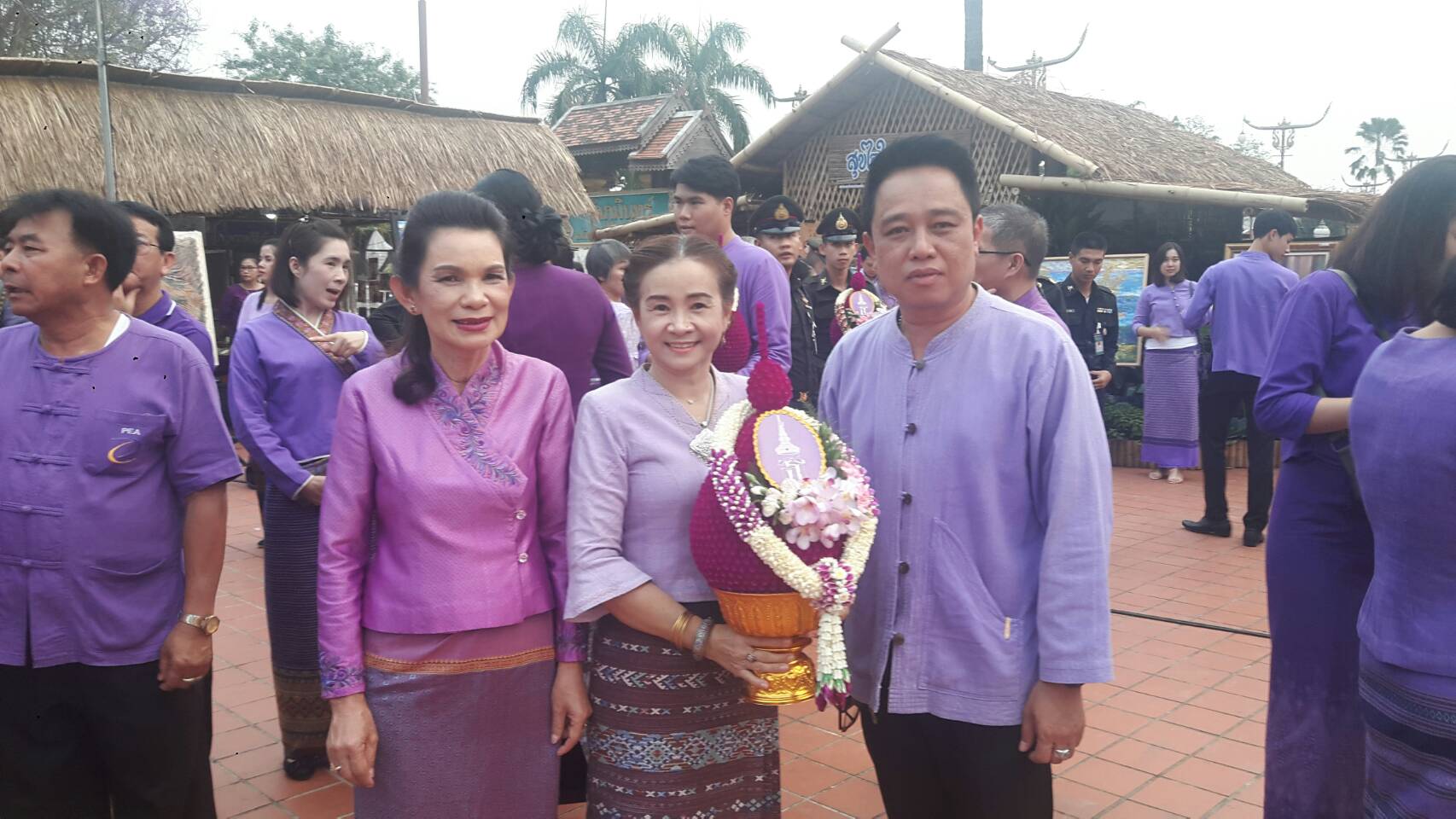 สพจ.น่าน ร่วมพิธีถวายพานพุ่มสักการะแด่สมเด็จพระเทพรัตนราชสุดาฯ สยามบรมราชกุมารี