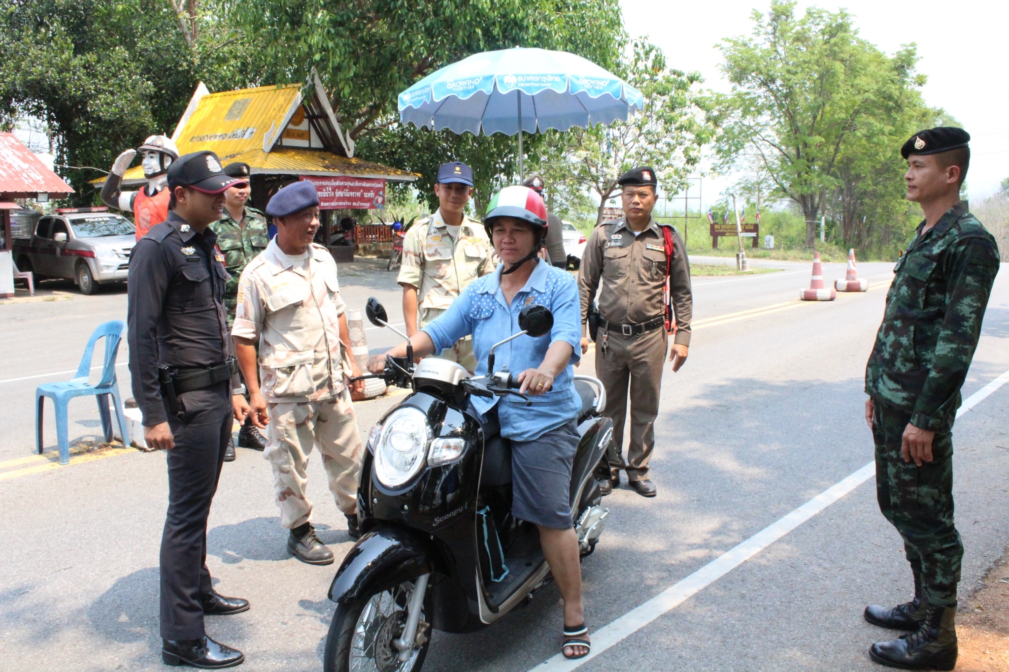 ตรวจเยี่ยมศูนย์ปฏิบัติการป้องกันและลดอุบัติเหตุทางถนนช่วงเทศกาลสงกรานต์ พ.ศ.2561