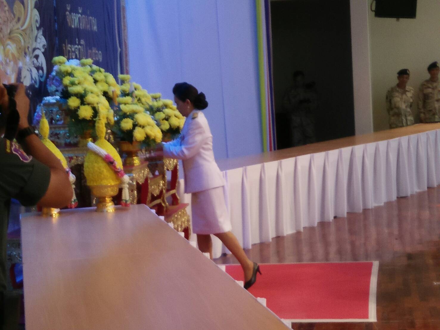 สพจ.น่าน ร่วมพิธีวันพระบาทสมเด็จพระนั่งเกล้าเจ้าอยู่หัว พระมหาเจษฎาราชเจ้า และวันข้าราชการพลเรือน