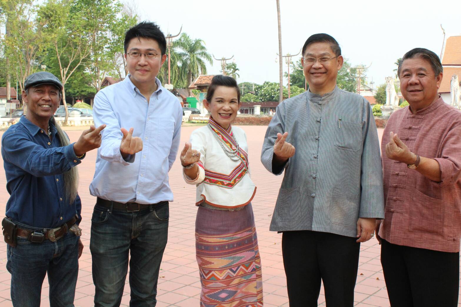 พัฒนาการจังหวัดน่านนำทีมงานครอบครัวข่าว ๓ สถานีวิทยุโทรทัศน์ไทยทีวีสีช่อง ๓ ชมกิจกรรมหมู่บ้าน OTOP เพื่อการท่องเที่ยว