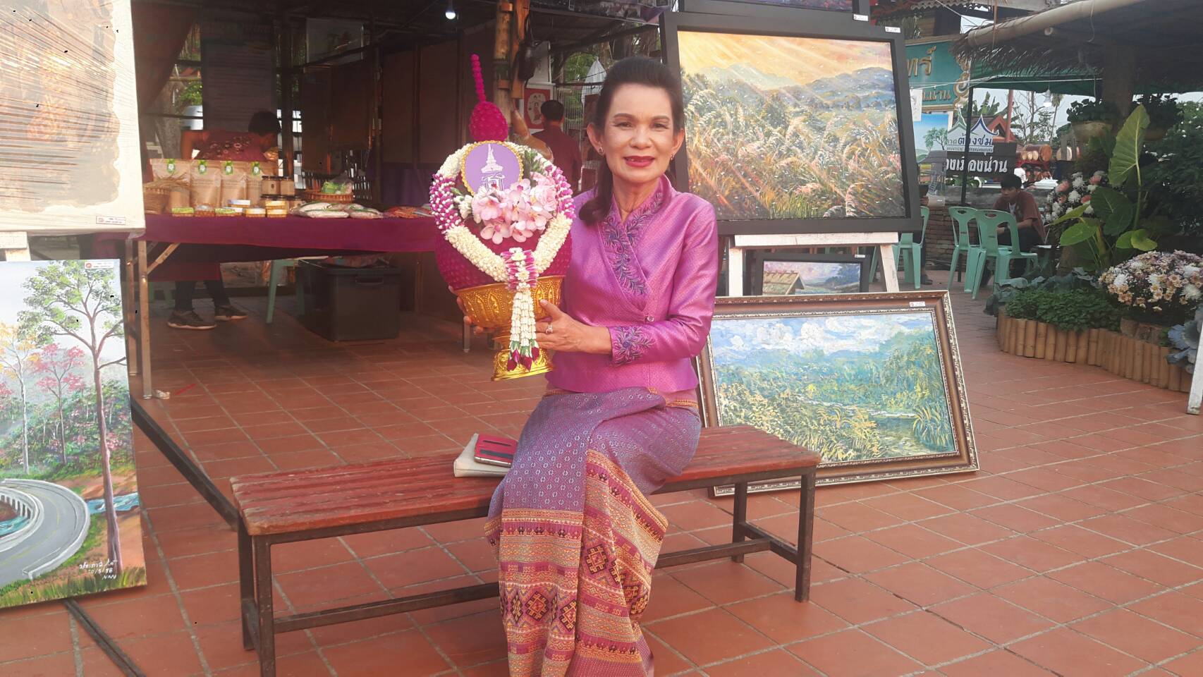 สพจ.น่าน ร่วมพิธีถวายพานพุ่มสักการะแด่สมเด็จพระเทพรัตนราชสุดาฯ สยามบรมราชกุมารี