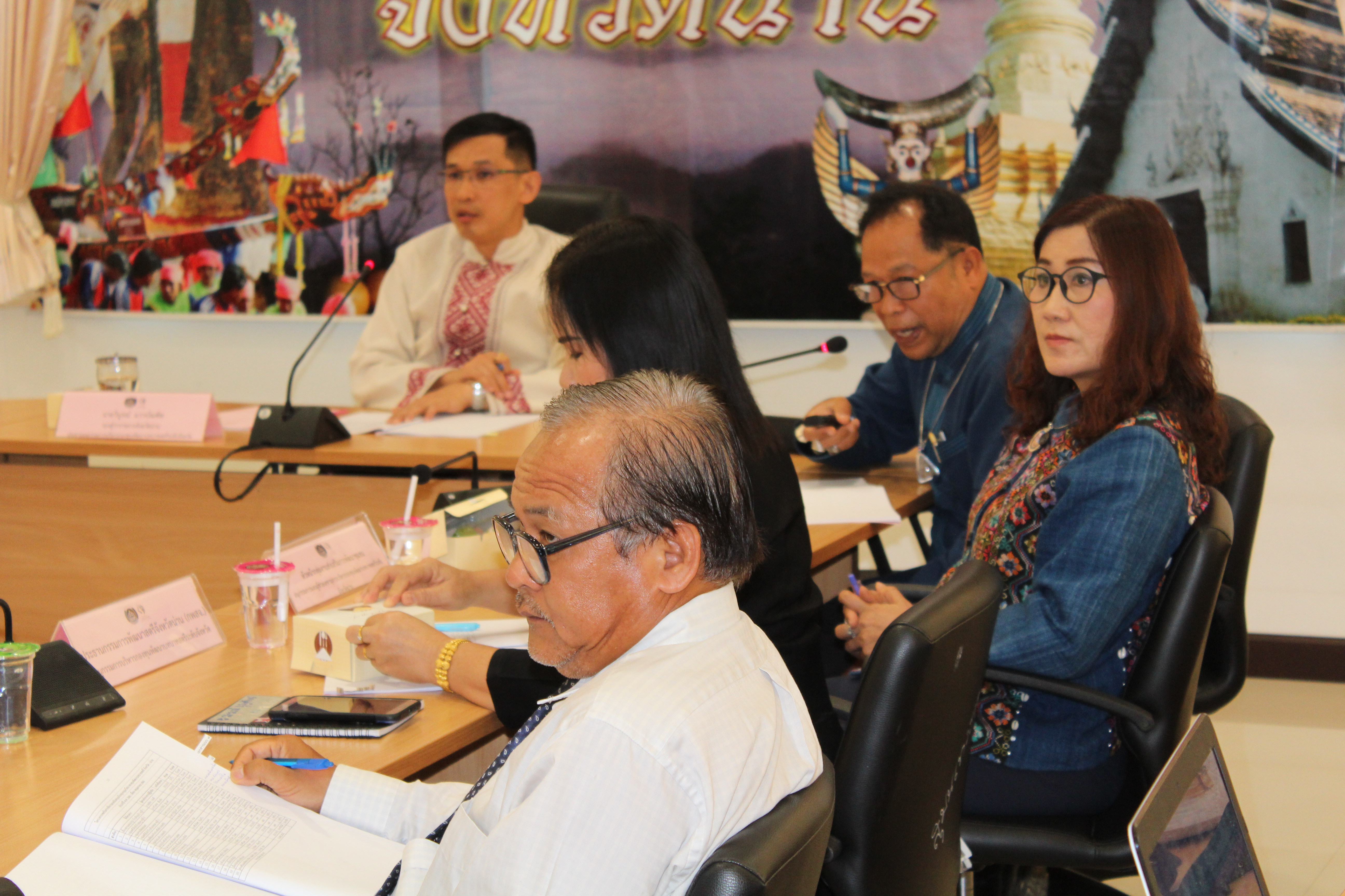 ประชุมคณะอนุกรรมการบริหารกองทุนพัฒนาบทบาทสตรีระดับจังหวัด จังหวัดน่าน ครั้งที่ 6/2561