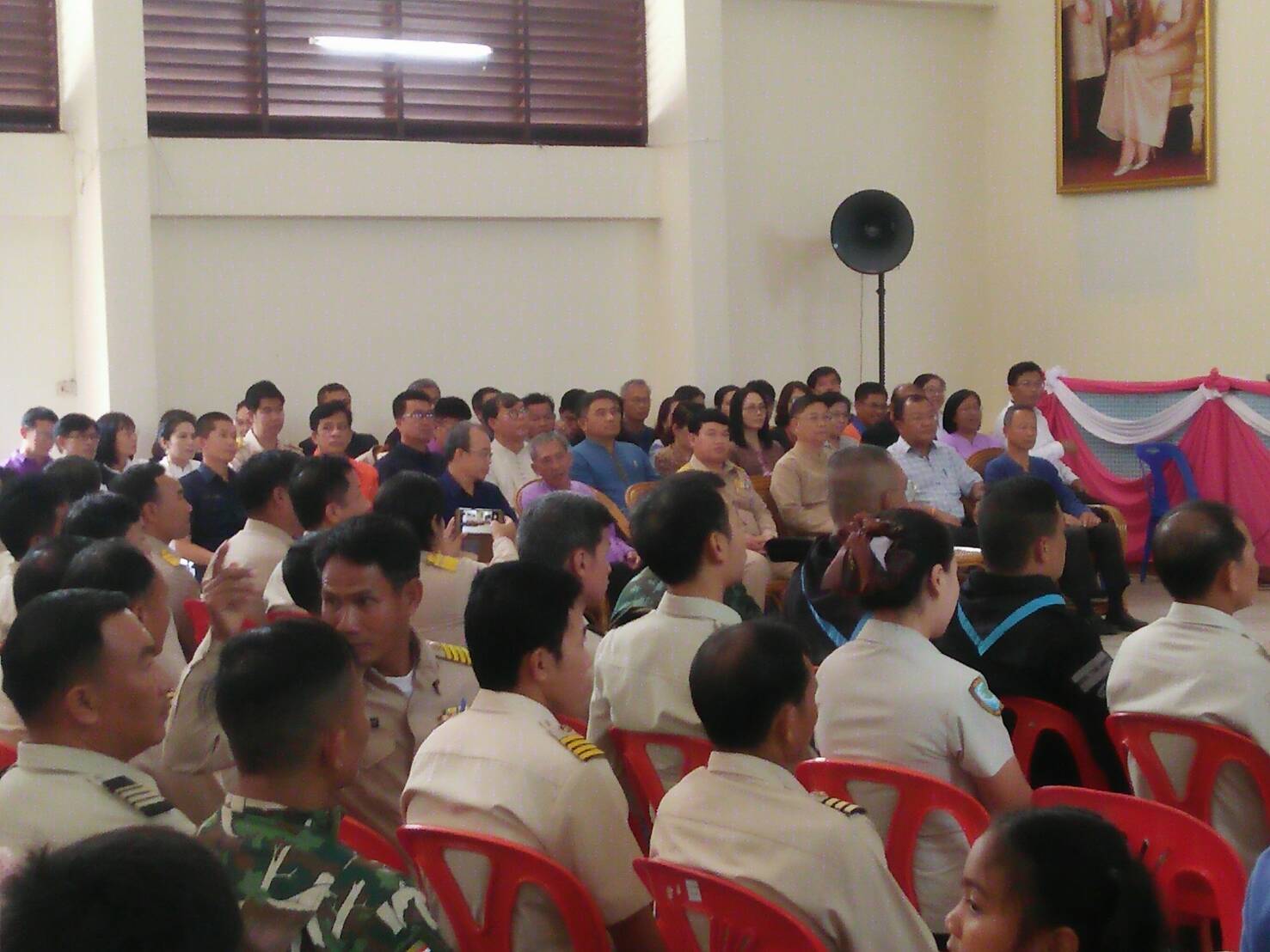 สพจ.น่าน ร่วมกิจกรรม”หน่วยบำบัดทุกข์ บำรุงสุข สร้างรอยยิ้มให้ประชาชน” พร้อมมอบเงินกองทุนพัฒนาเด็กในชนบทจังหวัดน่าน ในพระราชูปถัมภ์สมเด็จพระเทพฯ