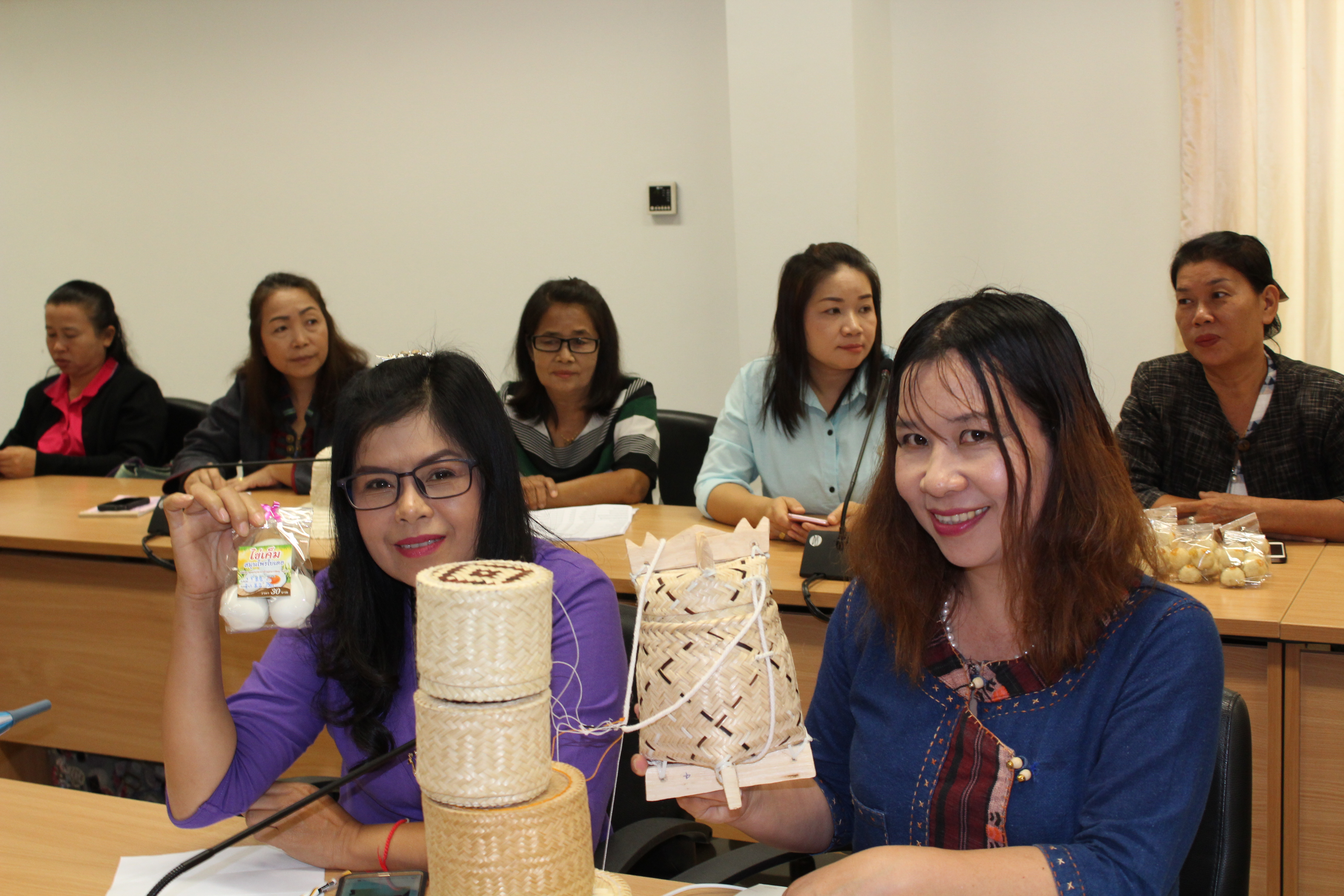 ประชุมชี้แจงการพัฒนาคุณภาพมาตรฐานผลิตภัณฑ์ OTOP กลุ่มปรับตัวสู่การพัฒนา (Quatrant D)