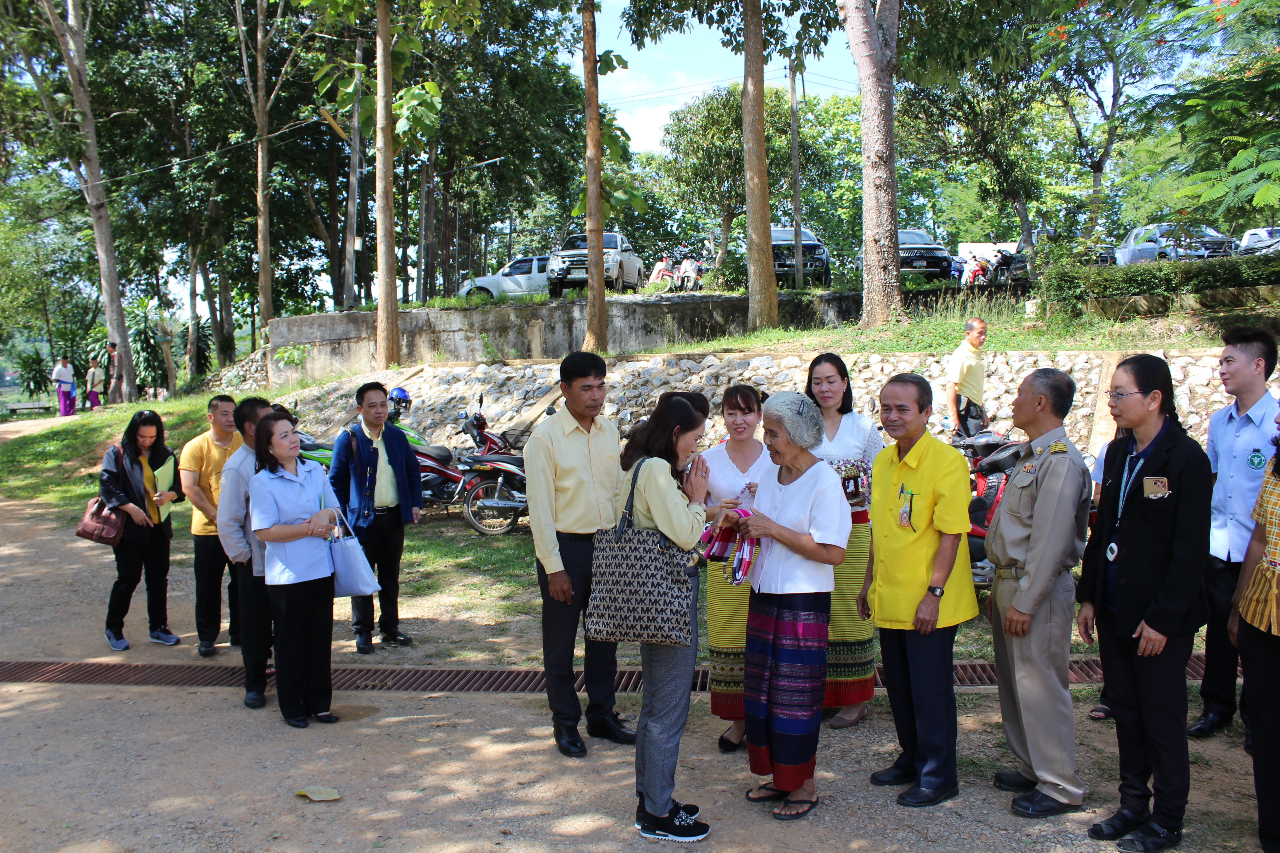 คัดสรรหมู่บ้านเศรษฐกิจพอเพียง “อยู่เย็น เป็นสุข” และกิจกรรมพัฒนาชุมชนดีเด่น (วันที่ 1) อ.นาหมื่น