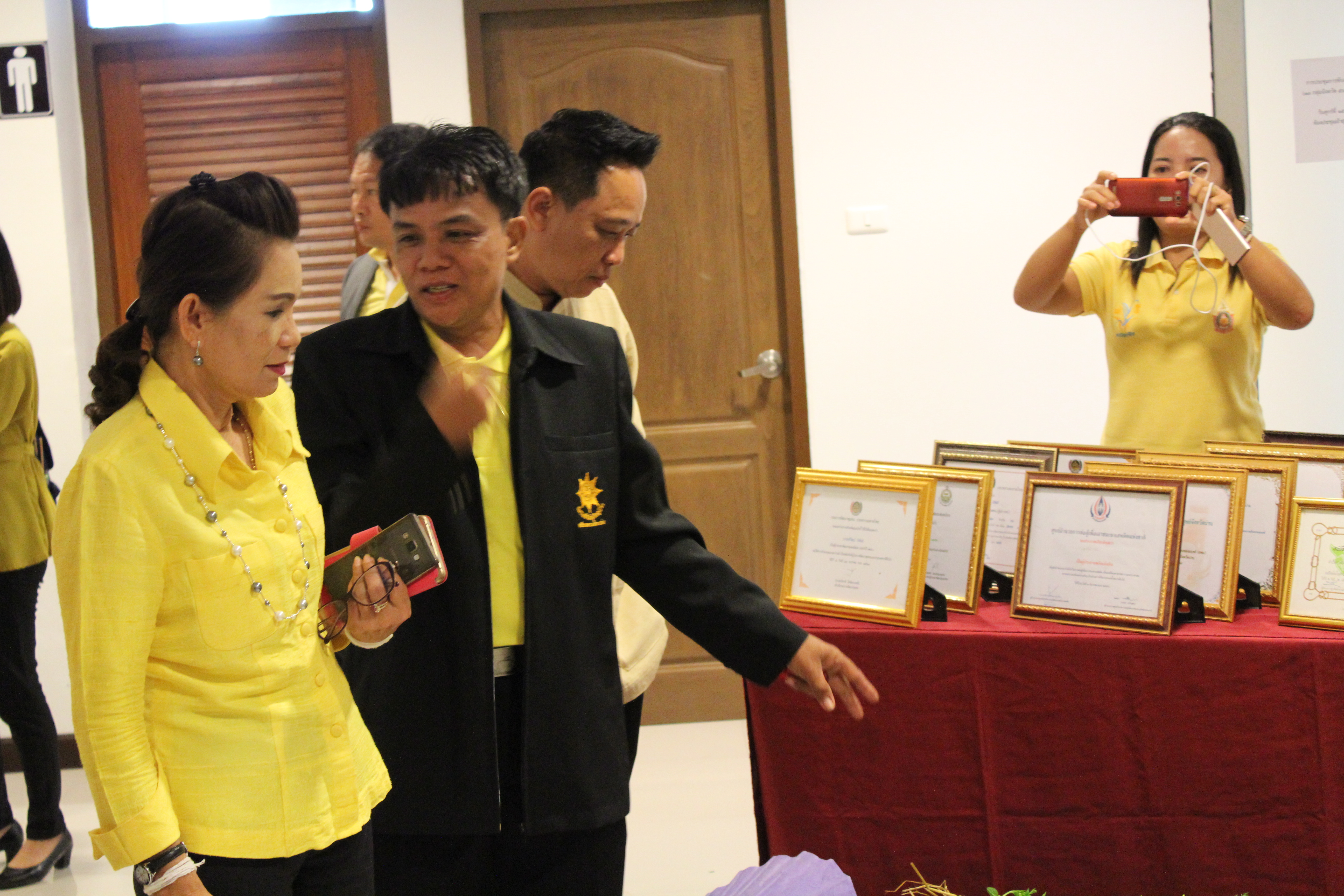 การคัดเลือกผู้นำอาสาพัฒนาชุมชนดีเด่น (ผู้นำ อช.) ประจำปี 2561