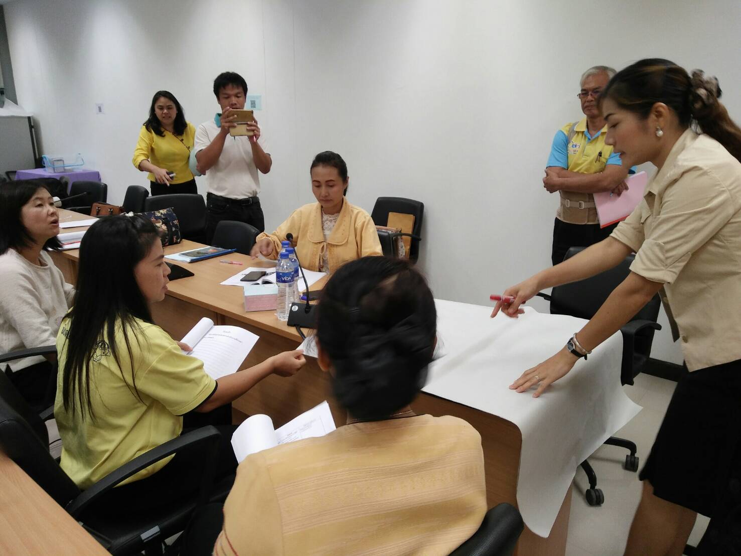 ประชุมเชิงปฏิบัติการทีมสนับสนุนการขับเคลื่อนการพัฒนาเศรษฐกิจฐานรากและประชารัฐจังหวัดน่าน