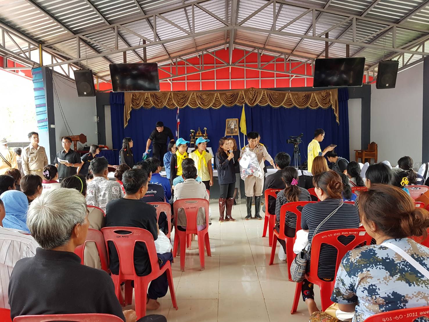 สพจ.น่าน ร่วมบริจาคเงินและสิ่งของให้กำลังใจแก่ผู้ประสบภัยดินโคลนถล่ม บ้านห้วยขาบ ต.บ่อเกลือเหนือ จ.น่าน