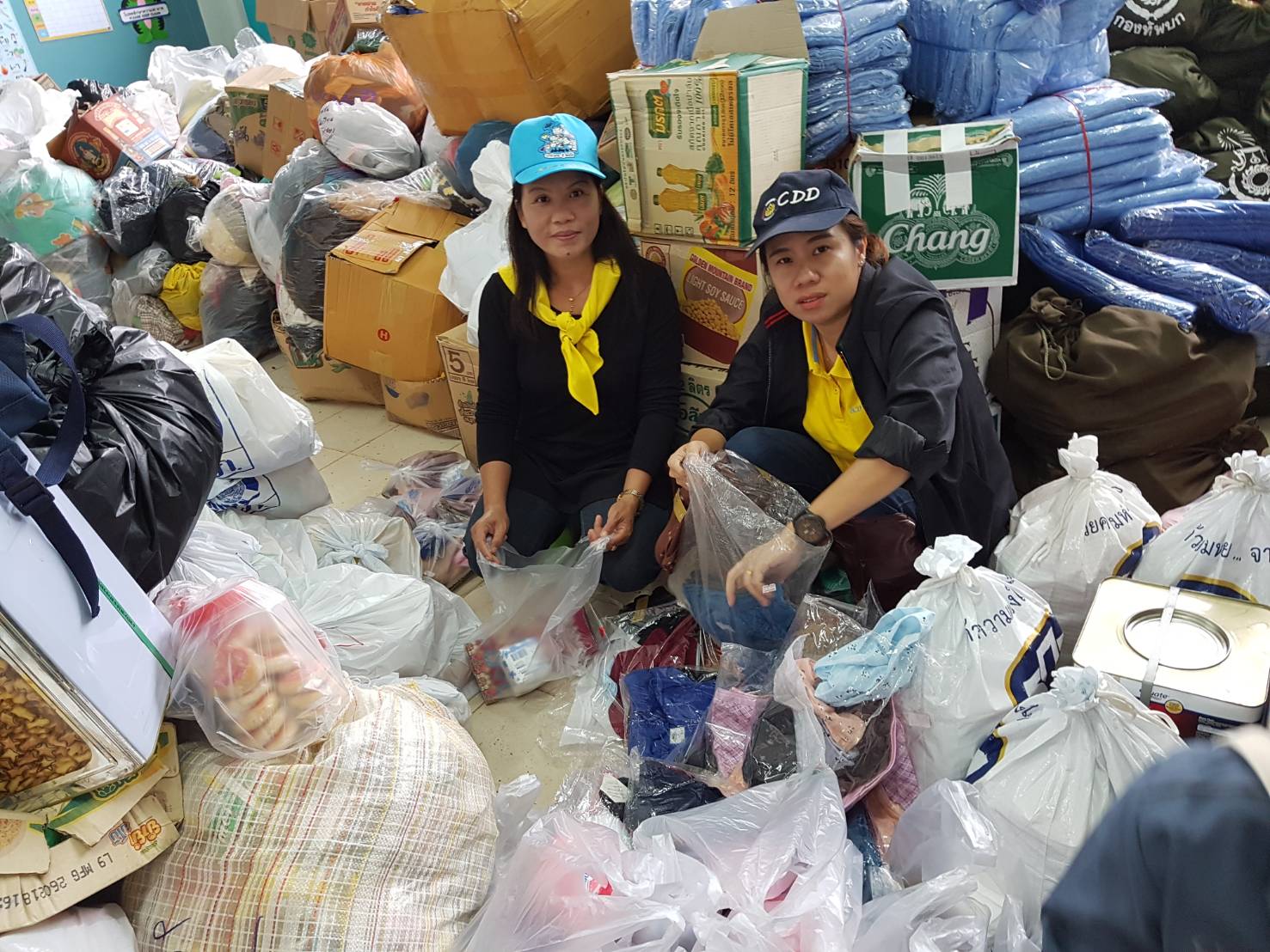 สพจ.น่าน ร่วมบริจาคเงินและสิ่งของให้กำลังใจแก่ผู้ประสบภัยดินโคลนถล่ม บ้านห้วยขาบ ต.บ่อเกลือเหนือ จ.น่าน