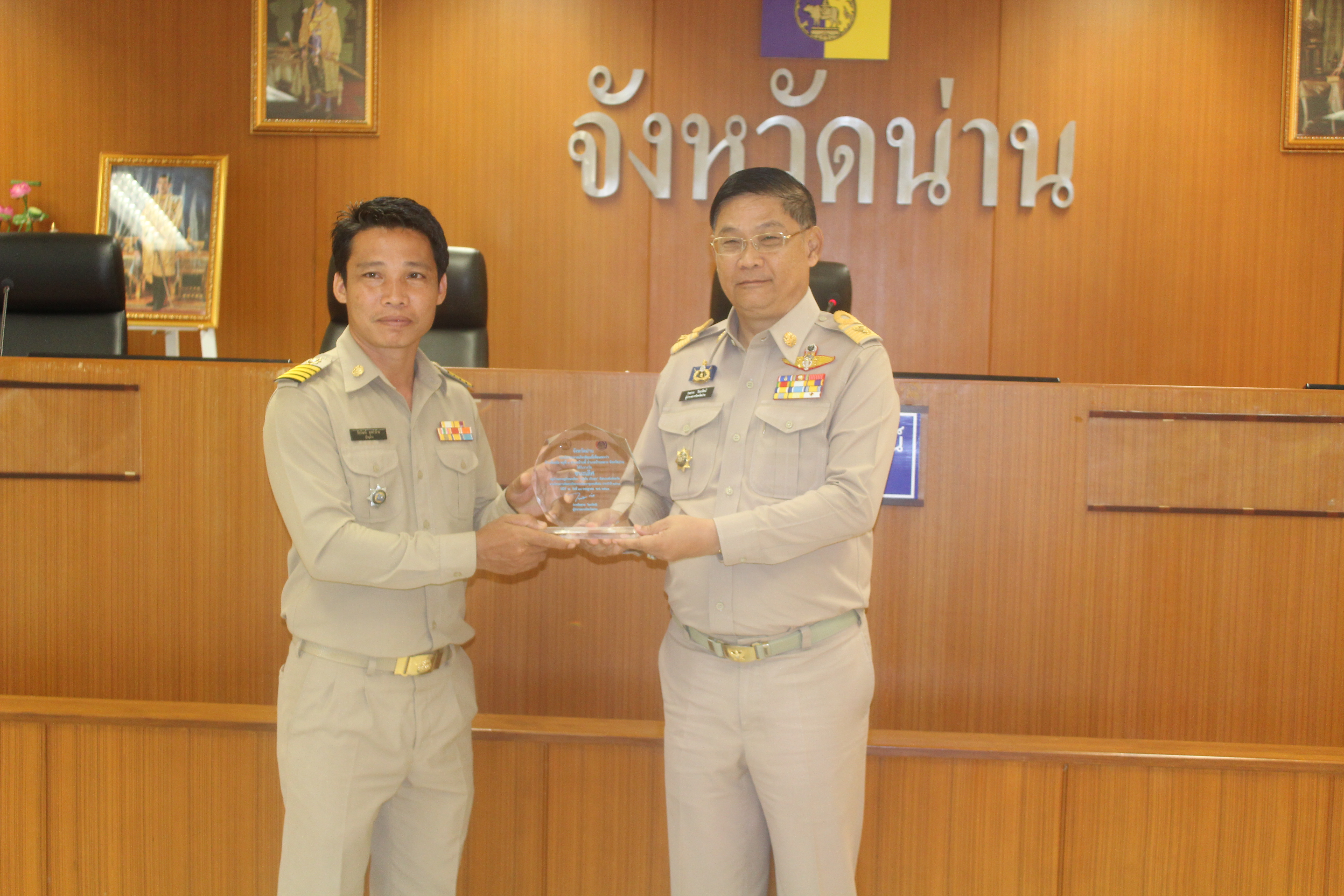 มอบโล่เกียรติคุณและประกาศเกียรติคุณเพื่อเชิดชูเกียรติผู้นำเครือข่ายพัฒนาชุมชนดีเด่น ปี 2561