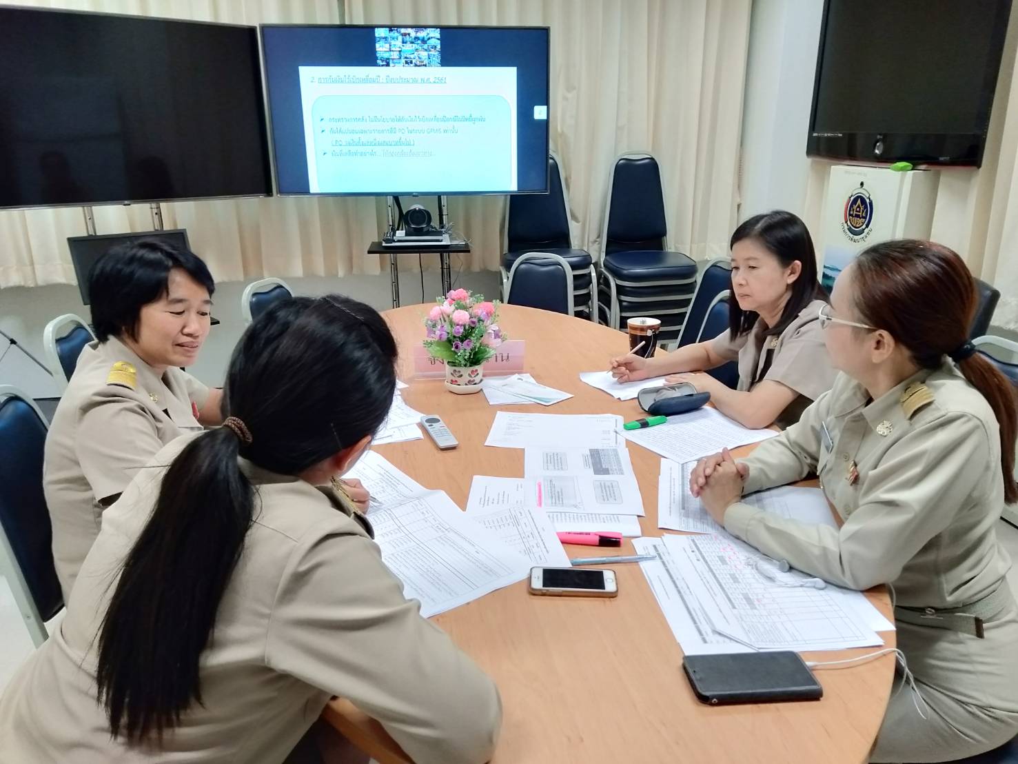 รับฟังการประชุมคณะทำงานติดตามเร่งรัดการใช้จ่ายงบประมาณ ประจำปีงบประมาณ พ.ศ. 2561 ของกรมการพัฒนาชุมชน ครั้งที่ 16/2561
