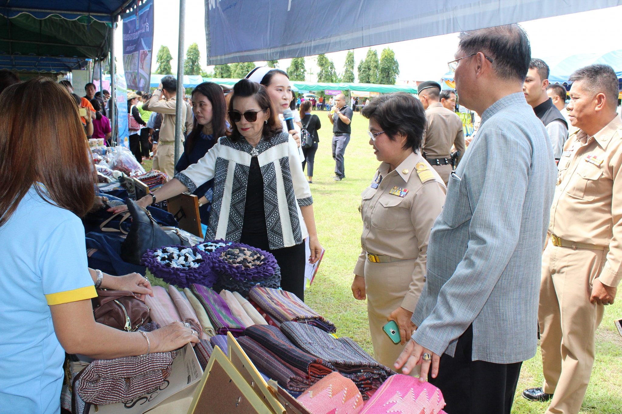 จ.น่าน มอบทุนการศึกษากองทุนพัฒนาเด็กชนบทในพระราชูปถัมภ์ สมเด็จพระเทพรัตนราชสุดาฯ สยามบรมราชกุมารี