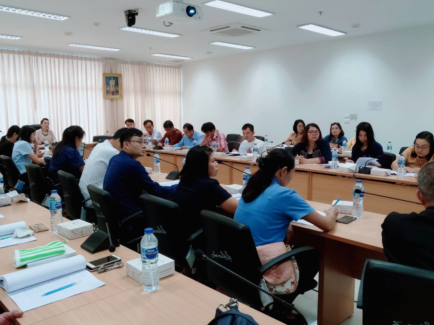 ประชุมเชิงปฏิบัติการขับเคลื่อนการพัฒนาเศรษฐกิจฐานรากและประชารัฐจังหวัดน่าน