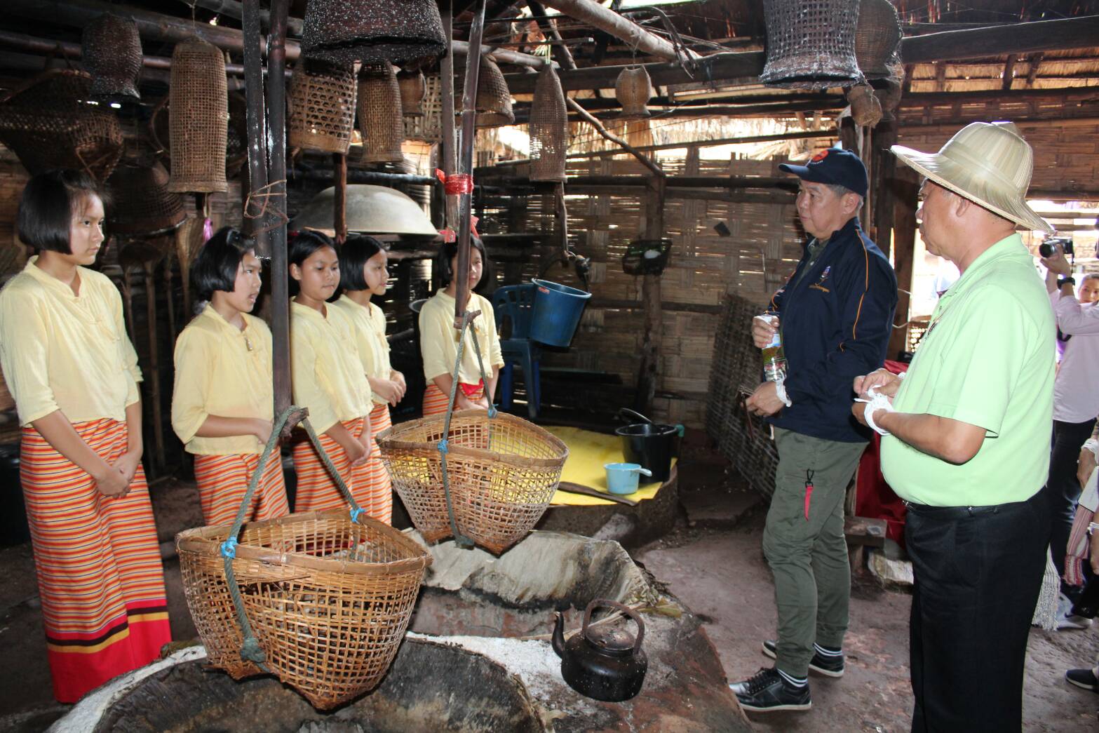 @น่าน : ประกวดชุมชนท่องเที่ยว OTOP นวัตวิถีต้นแบบ บ้านบ่อหลวง หมู่ที่ ๑ ตำบลบ่อเกลือใต้ อำเภอบ่อเกลือ จังหวัดน่าน