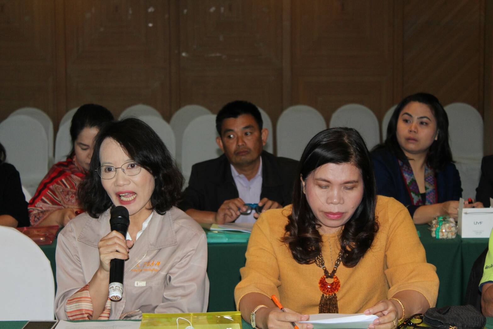 @น่าน : ประชุมคณะกรรมการคัดสรรสุดยอดผลิตภัณฑ์ OTOP เด่น จังหวัดน่าน