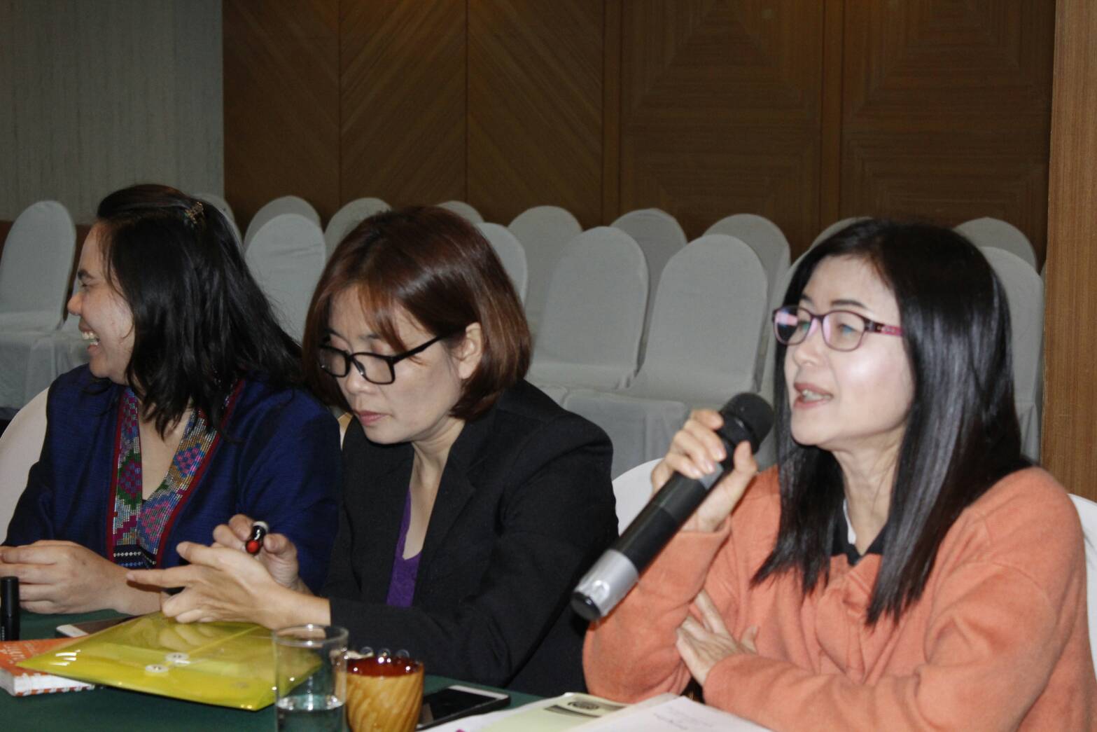 @น่าน : ประชุมคณะกรรมการคัดสรรสุดยอดผลิตภัณฑ์ OTOP เด่น จังหวัดน่าน