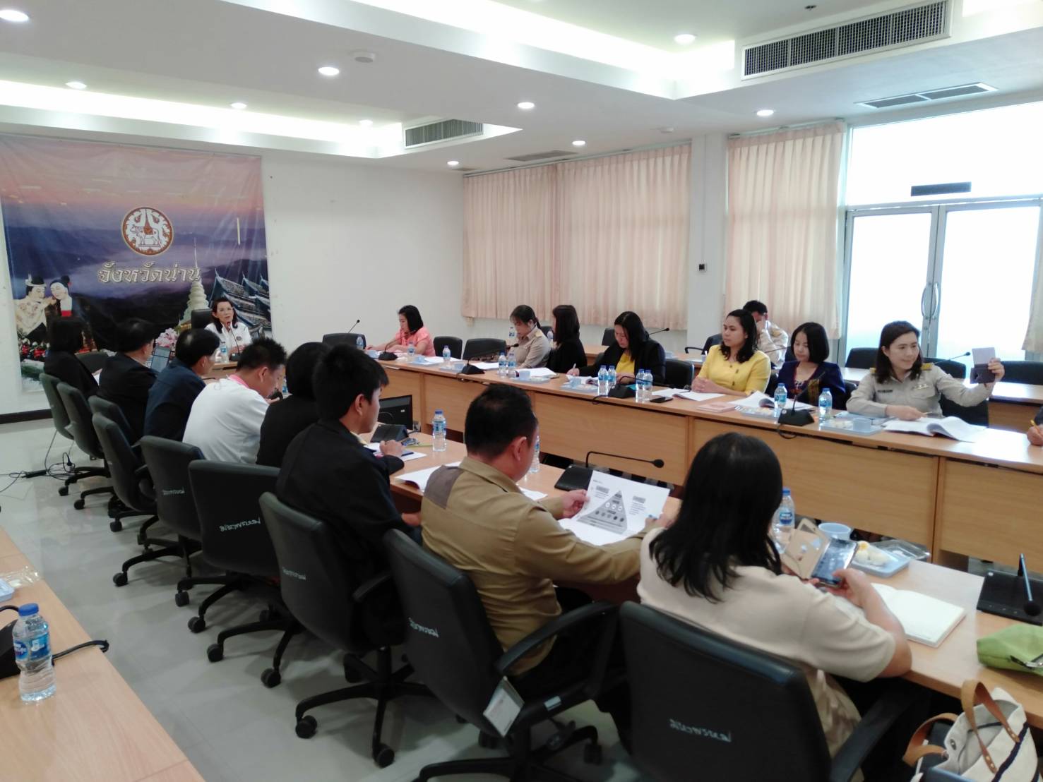 @น่าน : ประชุมเชิงปฏิบัติการทีมปฏิบัติการสนับสนุนการขับเคลื่อนการพัฒนาเศรษฐกิจฐานราก และประชารัฐจังหวัดน่าน