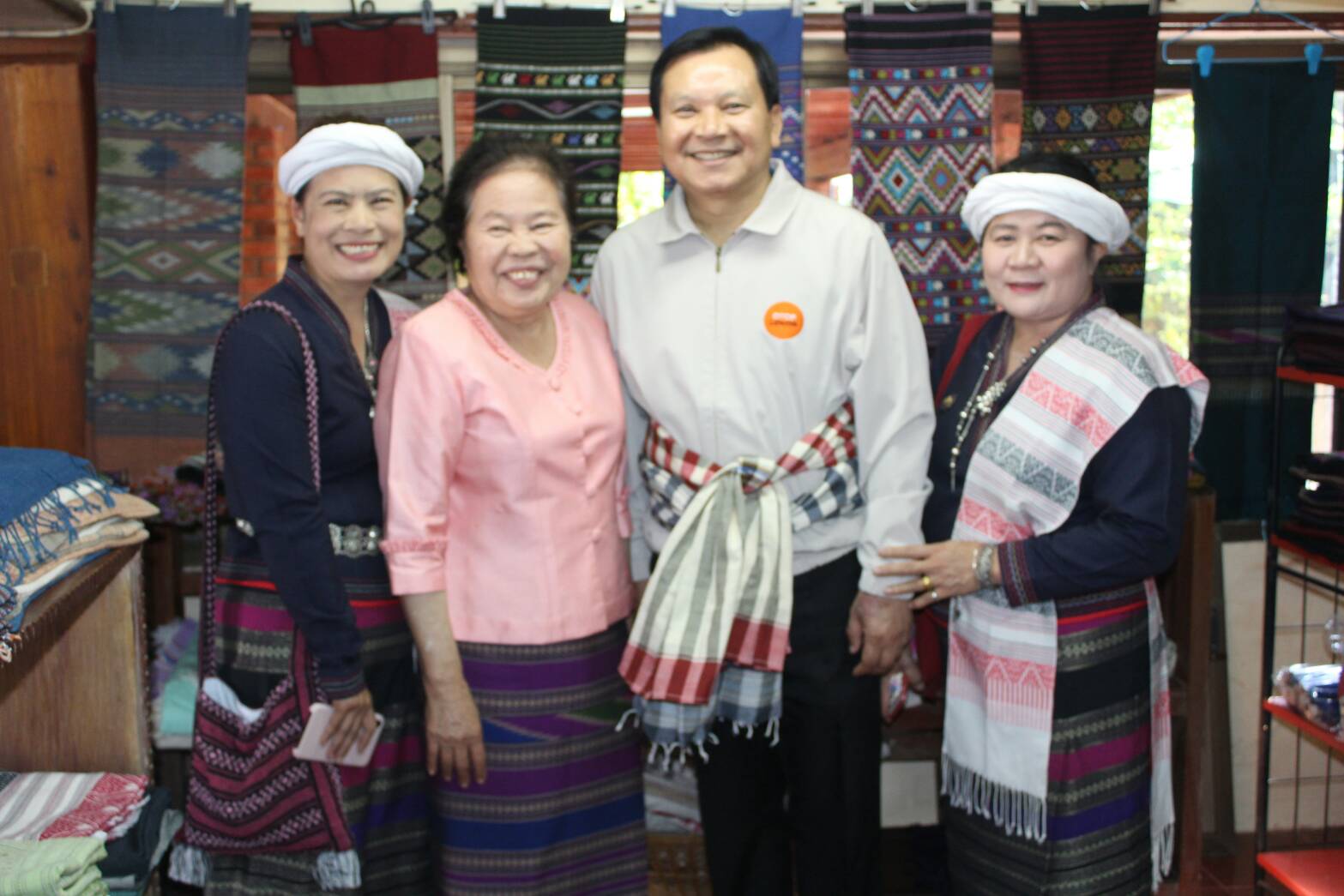 @น่าน : นายโชคชัย แก้วป่อง รองอธิบดีกรมการพัฒนาชุมชน ติดตามการดำเนินงานหมู่บ้าน OTOP นวัตวิถี