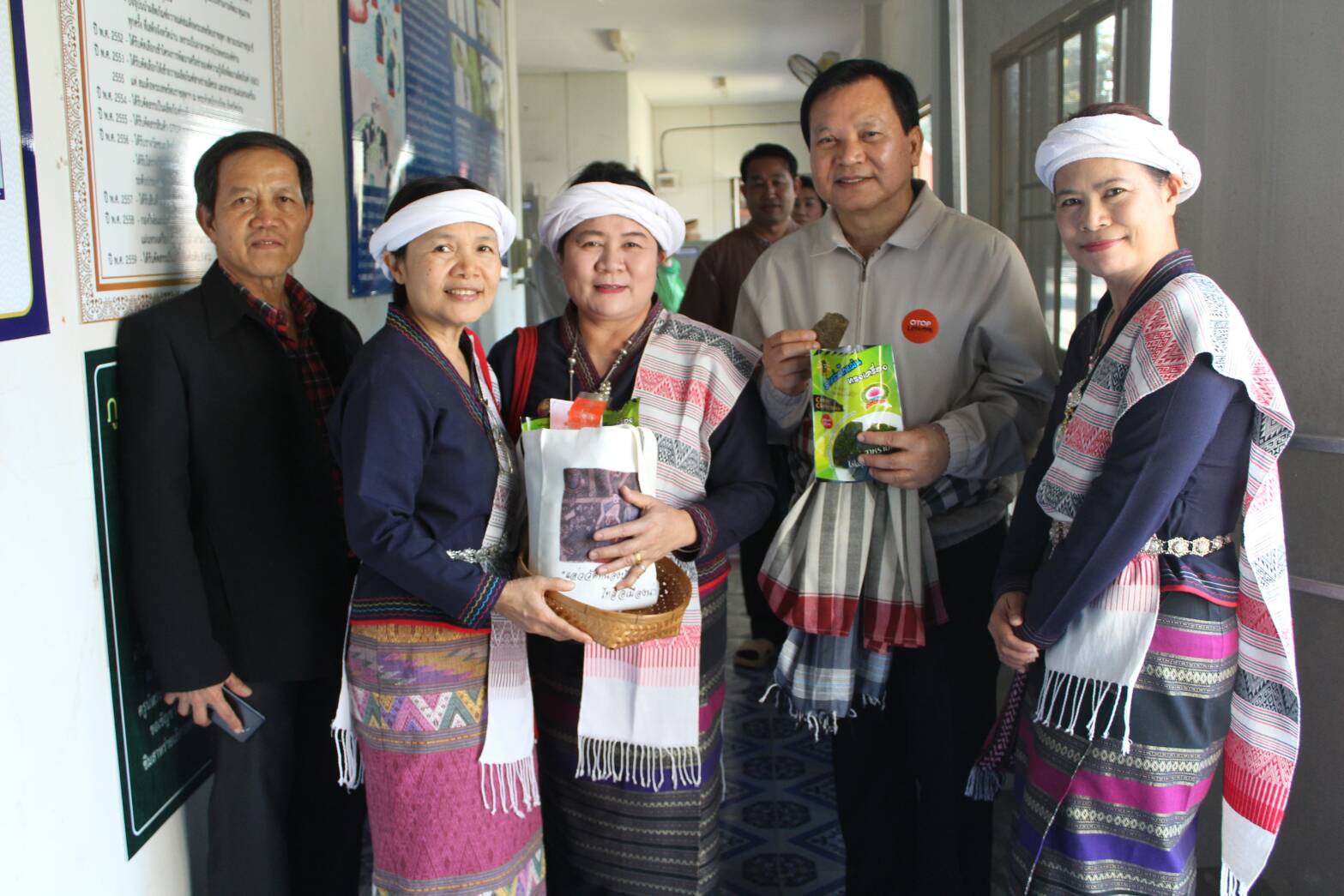 @น่าน : นายโชคชัย แก้วป่อง รองอธิบดีกรมการพัฒนาชุมชน ติดตามการดำเนินงานหมู่บ้าน OTOP นวัตวิถี