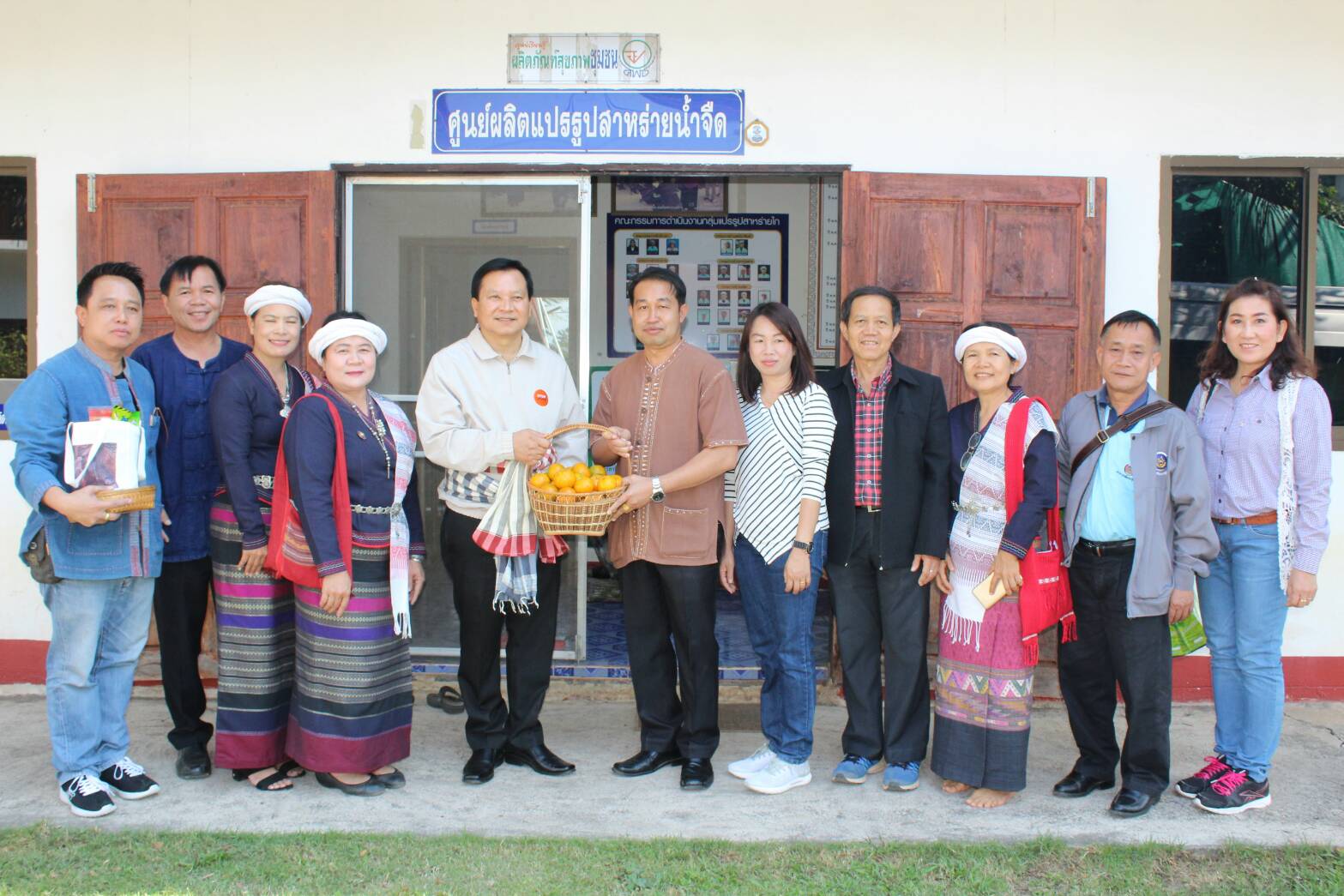 @น่าน : นายโชคชัย แก้วป่อง รองอธิบดีกรมการพัฒนาชุมชน ติดตามการดำเนินงานหมู่บ้าน OTOP นวัตวิถี