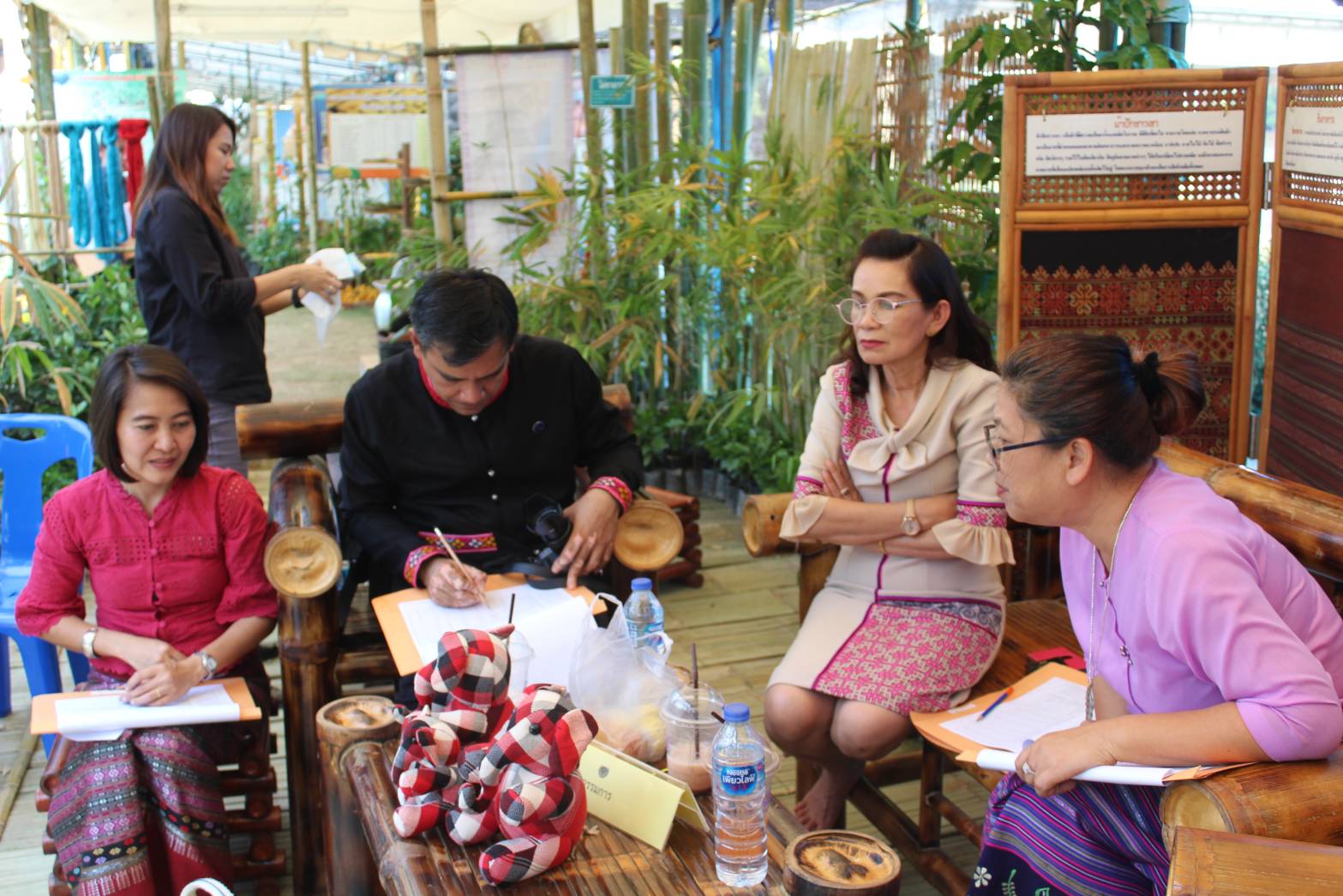 @น่าน : การประกวดออกแบบผลิตภัณฑ์ผ้าทอเมืองน่านและผลิตภัณฑ์ของใช้ของที่ระลึกจังหวัดน่าน