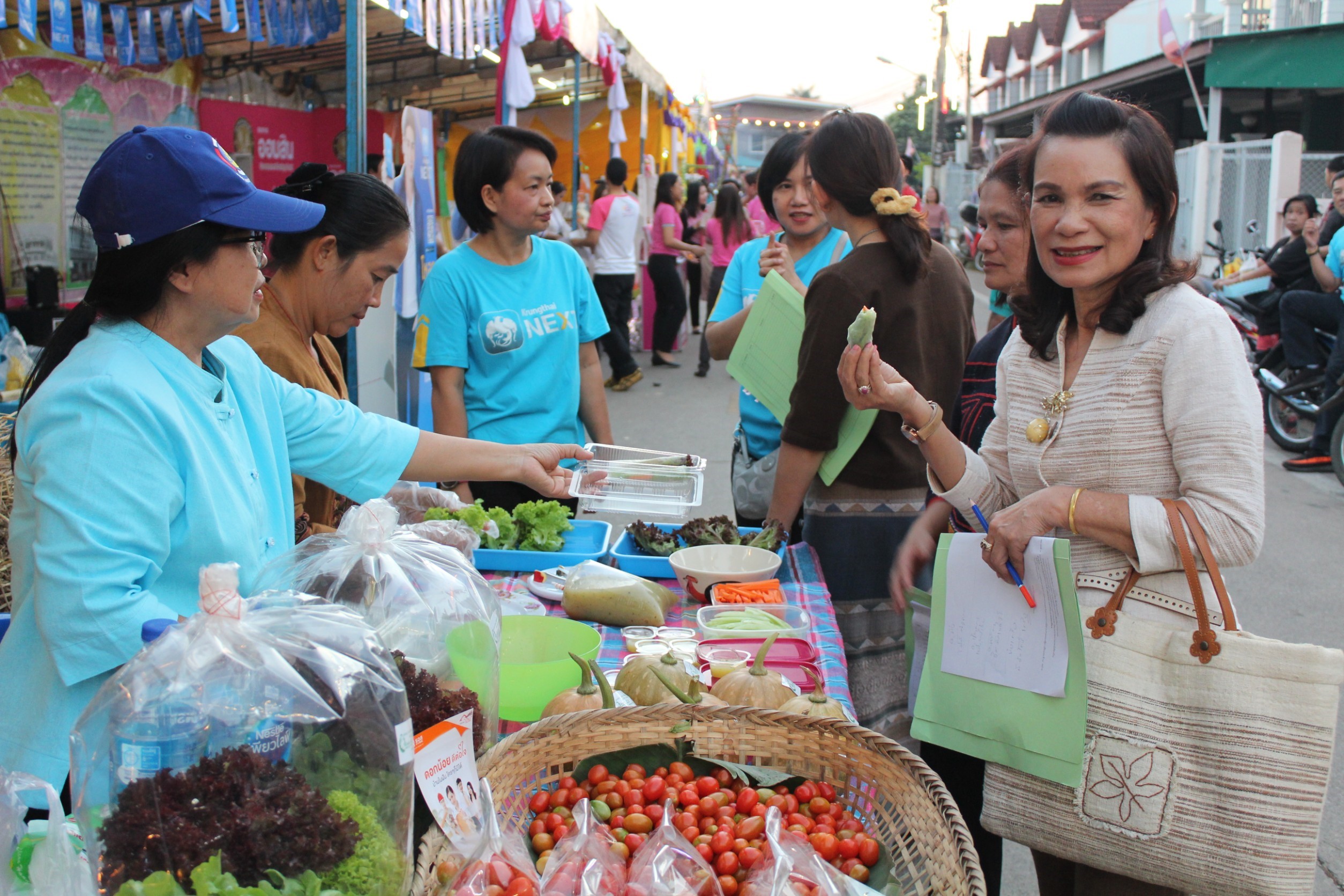 @น่าน : พจ.น่านนำคณะกรรมการฝ่ายตัดสินการประกวดร้านนิทรรศการของอำเภอและหน่วยงาน รอบแรก ○○งานประจำปีและของดีเมืองน่าน ประจำปี 2562