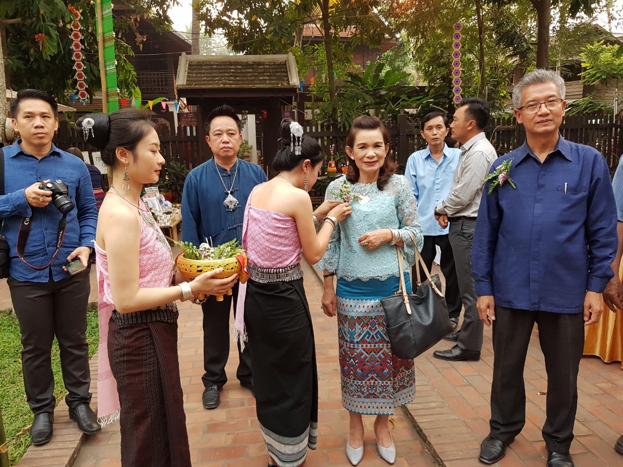 @น่าน : พิธีเปิดงานโครงการ OTOP สานสัมพันธ์สองแผ่นดิน นครน่าน-นครหลวงพระบาง
