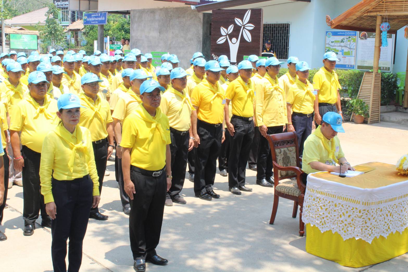 @น่าน : Kick off โครงการพัฒนาหมู่บ้านเศรษฐกิจพอเพียง มั่นคง มั่งคั่ง ยั่งยืน เฉลิมพระเกียรติ เนื่องในโอกาสมหามงคลพระราชพิธีบรมราชาภิเษก