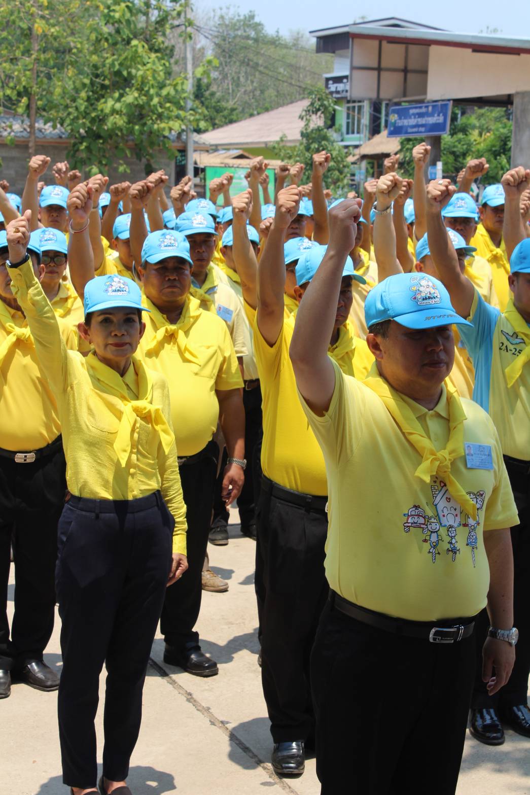 @น่าน : Kick off โครงการพัฒนาหมู่บ้านเศรษฐกิจพอเพียง มั่นคง มั่งคั่ง ยั่งยืน เฉลิมพระเกียรติ เนื่องในโอกาสมหามงคลพระราชพิธีบรมราชาภิเษก