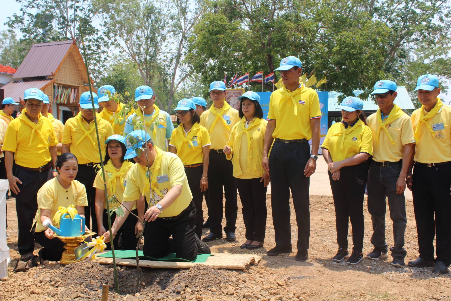 @น่าน : Kick off โครงการพัฒนาหมู่บ้านเศรษฐกิจพอเพียง มั่นคง มั่งคั่ง ยั่งยืน เฉลิมพระเกียรติ เนื่องในโอกาสมหามงคลพระราชพิธีบรมราชาภิเษก