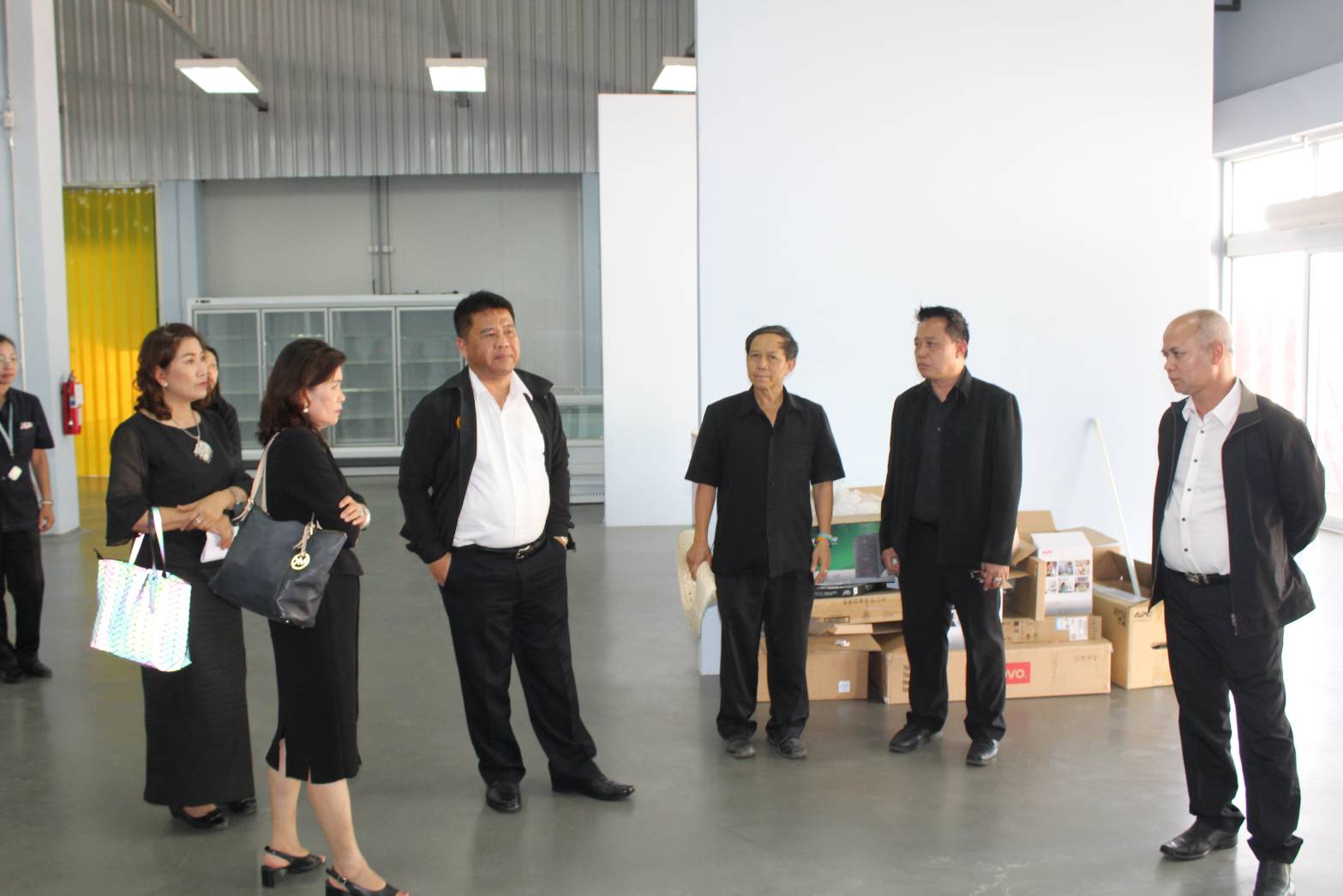 @น่าน : นายสมหวัง พ่วงบางโพ รองอธิบดีกรมการพัฒนาชุมชน และคณะติดตามการดำเนินการศูนย์กระจายสินค้านวัตกรรม เกษตรปลอดภัยประชารัฐ