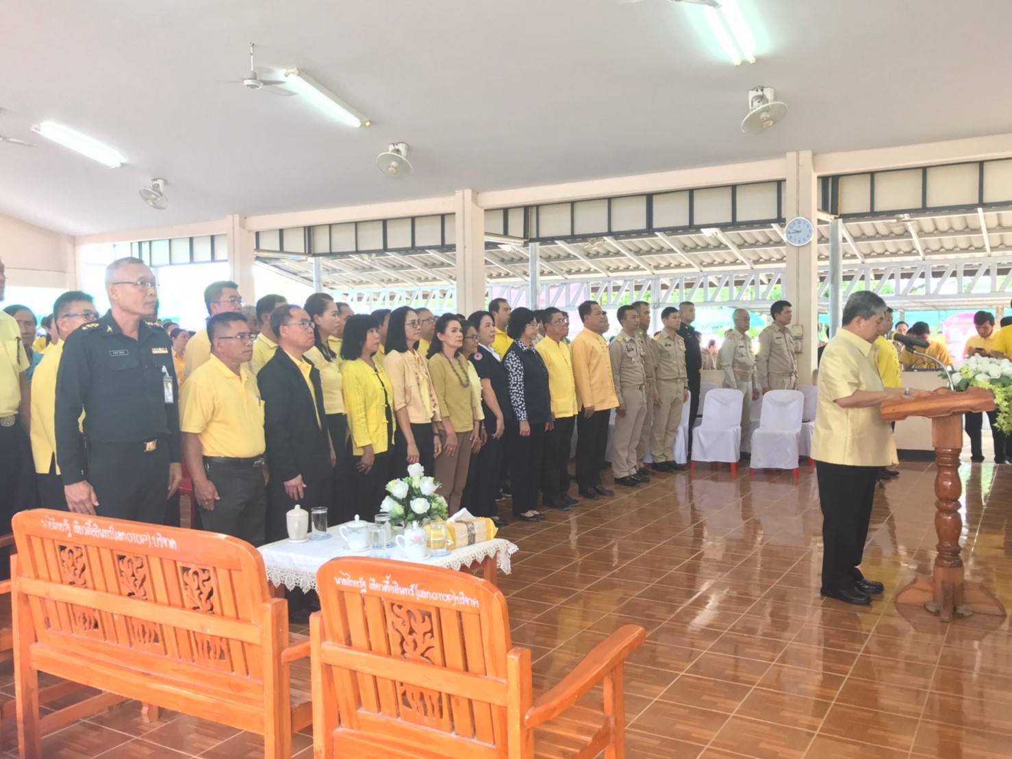 @น่าน : สพจ.น่าน ร่วมกิจกรรมบำบัดทุกข์ บำรุงสุข สร้างรอยยิ้มให้ประชาชน พร้อมมอบเงินกองทุนพัฒนาเด็กชนบทฯ