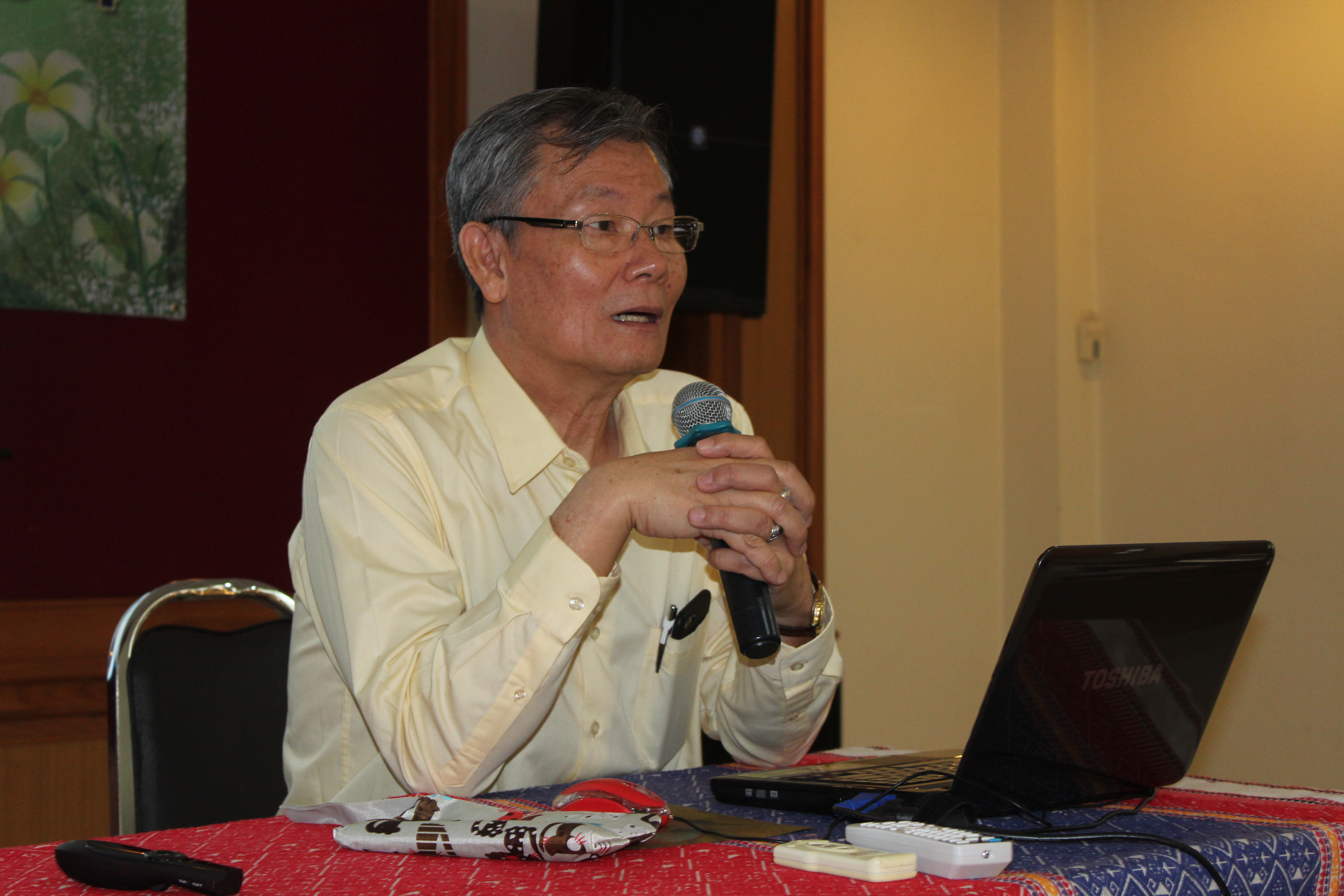 @น่าน : นายไพบูลย์ บูรณสันติ ผู้ตรวจราชการกรมการพัฒนาชุมชน ร่วมประชุมหารือแนวทางการดำเนินงานศูนย์กระจายสินค้านวัตกรรมเกษตรปลอดภัย