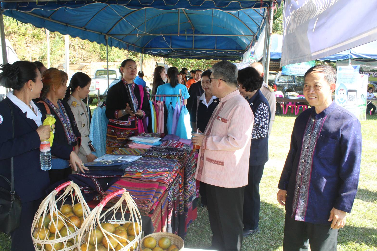 @น่าน : ออกหน่วยบำบัดทุกข์ บำรุงสุข สร้างรอยยิ้มให้ประชาชนและมอบเงินกองทุนพัฒนาเด็กชนบทฯ