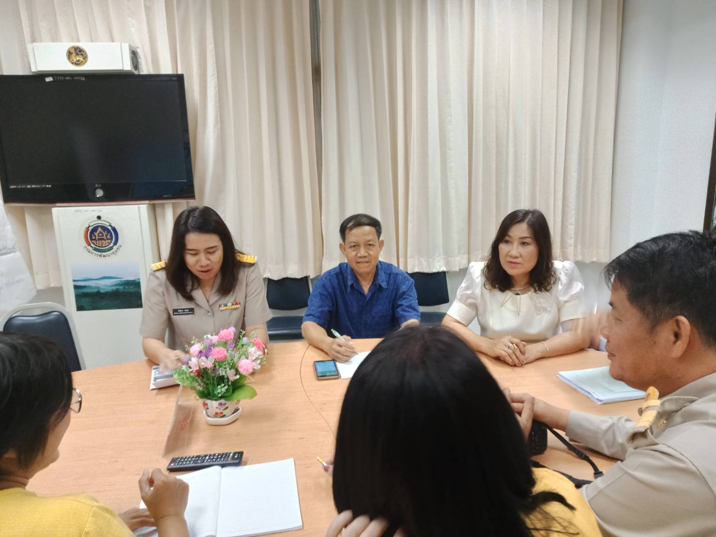 @ น่าน : รับฟังการประชุม Morning Brief  กรมการพัฒนาชุมชน ผ่านTV พช.