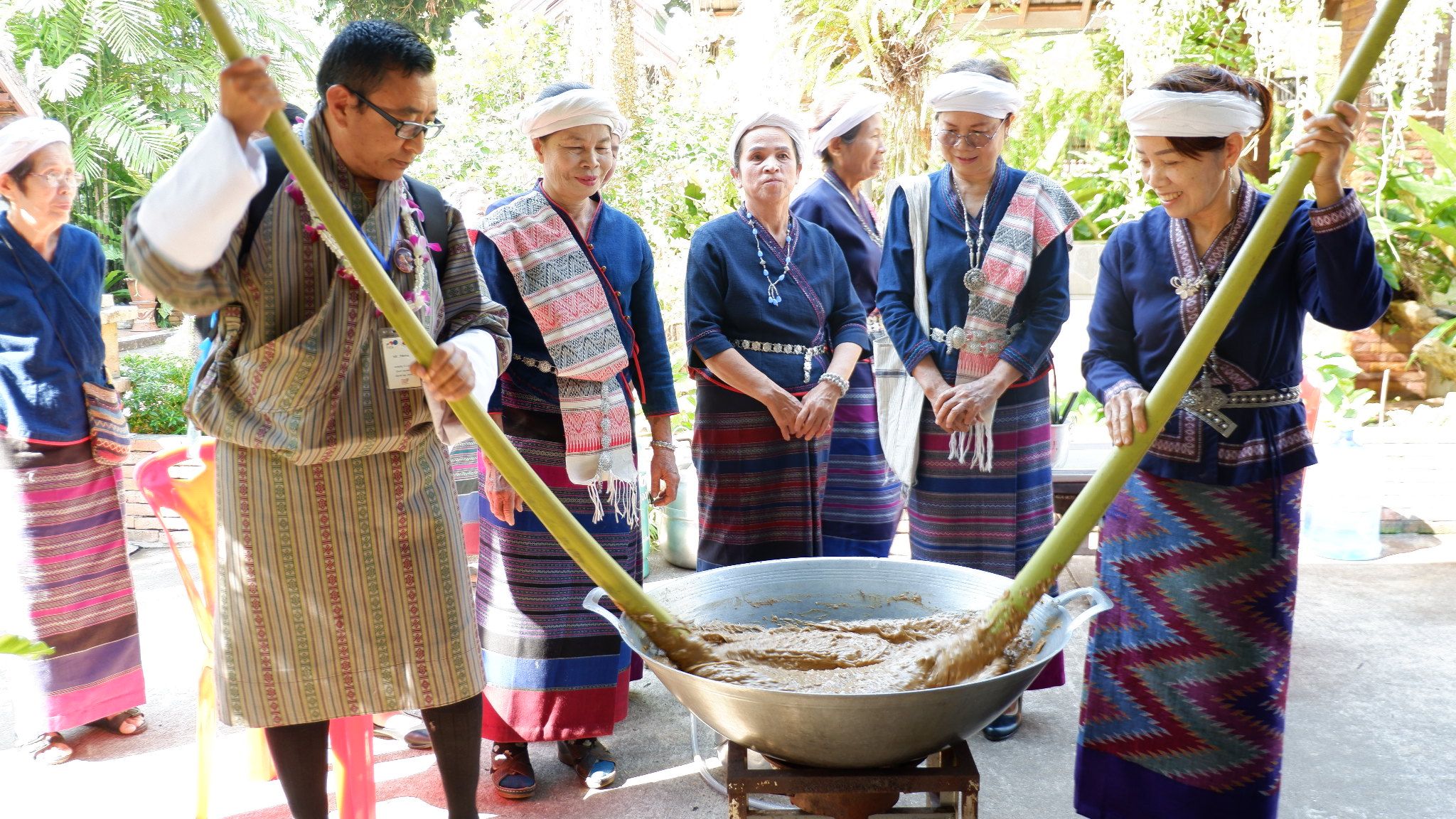 สพจ.น่านต้อนรับคณะผู้บริหาร คณะกรรมการ OGOP เจ้าหน้าที่และผู้นำชุมชนราชอาณาจักรภูฏาน ในโอกาสศึกษาดูงาน ในพื้นที่ จ.น่าน (วันที่ 1)
