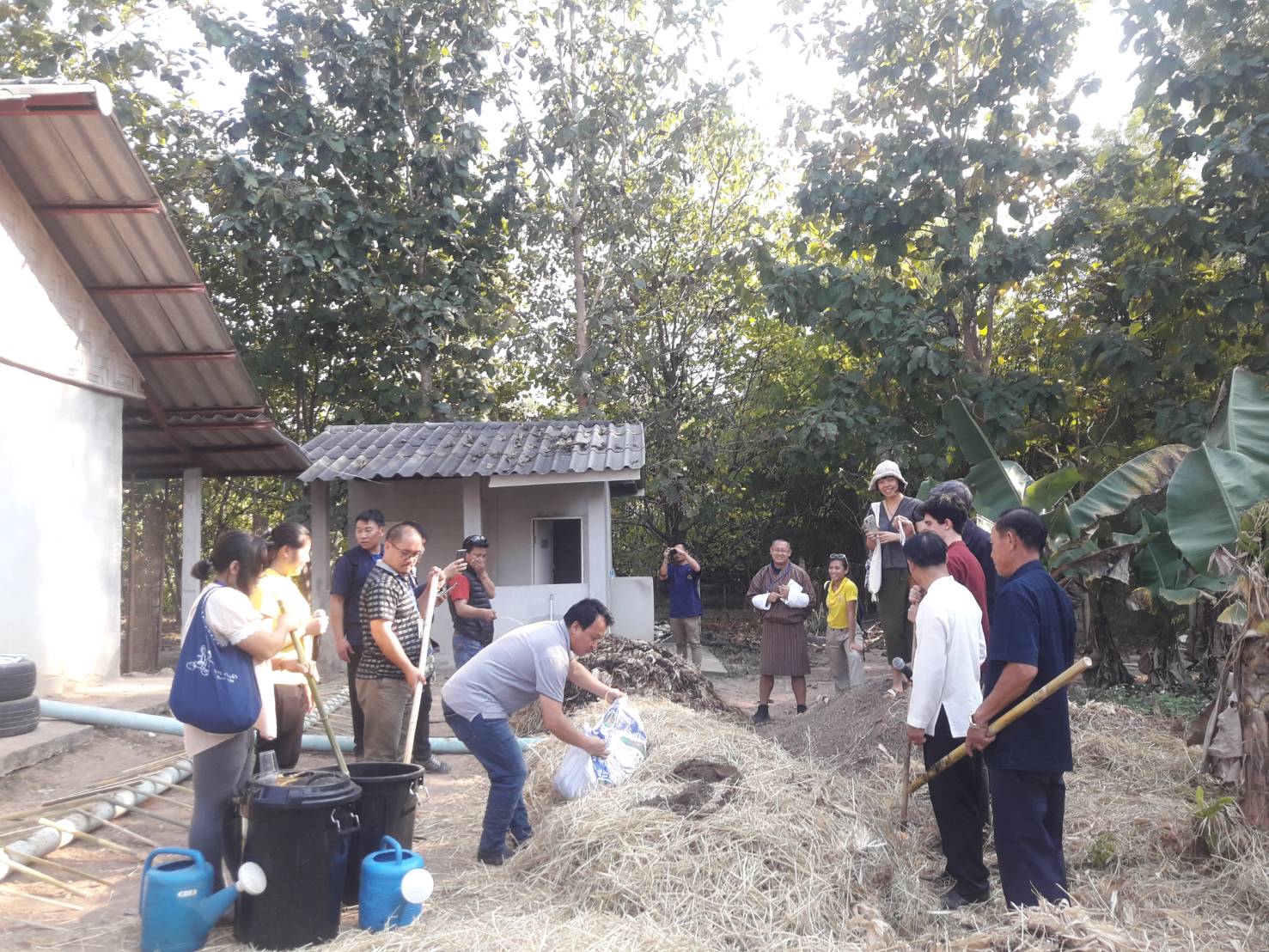 @น่าน : สพจ.น่าน นำคณะผู้บริหาร คณะกรรมการ OGOP เจ้าหน้าที่และผู้นำชุมชน ราชอาณาจักรภูฏาน ศึกษาดูงานพื้นที่ จ.น่าน (วันที่ 3))