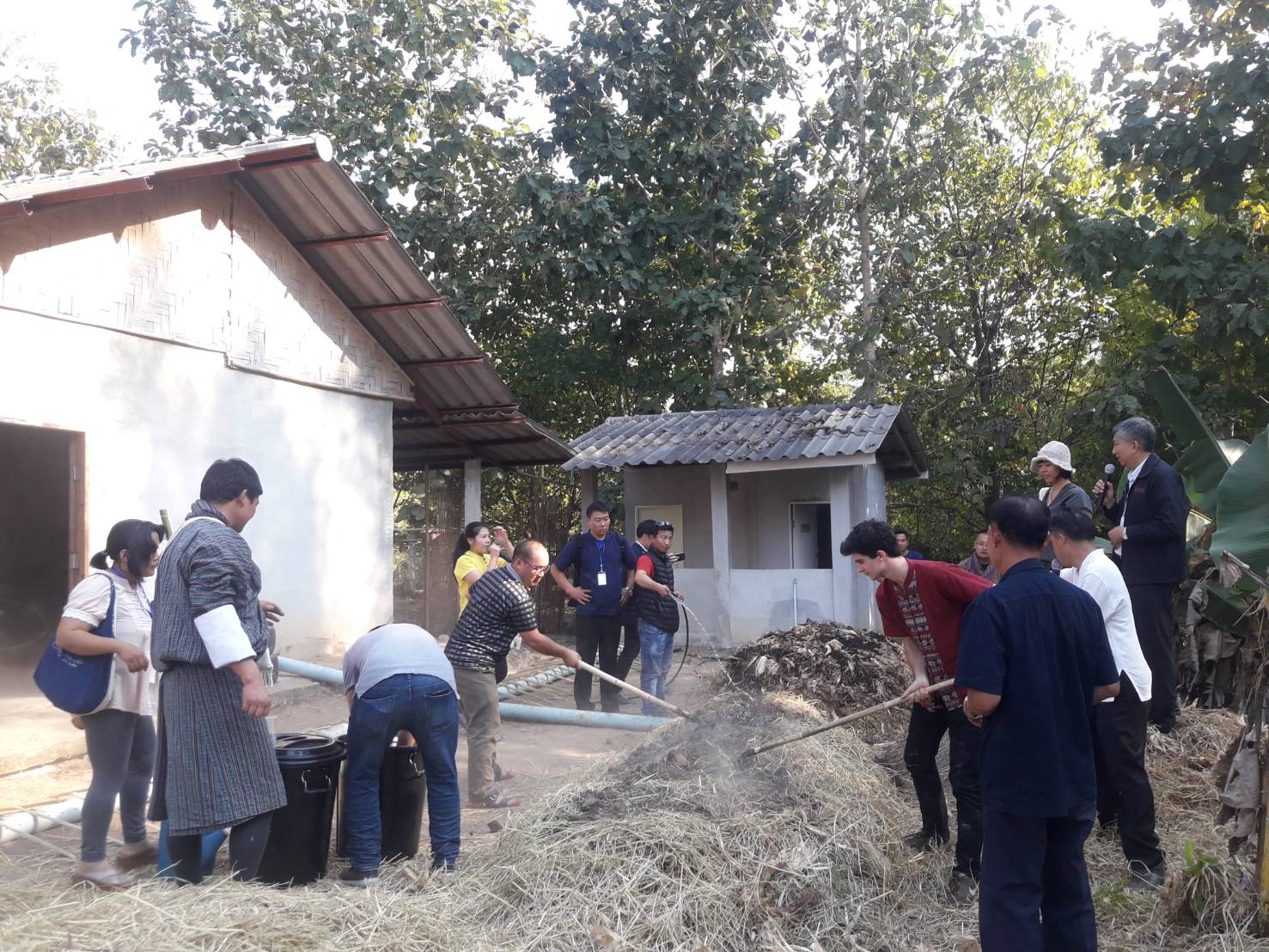 @น่าน : สพจ.น่าน นำคณะผู้บริหาร คณะกรรมการ OGOP เจ้าหน้าที่และผู้นำชุมชน ราชอาณาจักรภูฏาน ศึกษาดูงานพื้นที่ จ.น่าน (วันที่ 3))