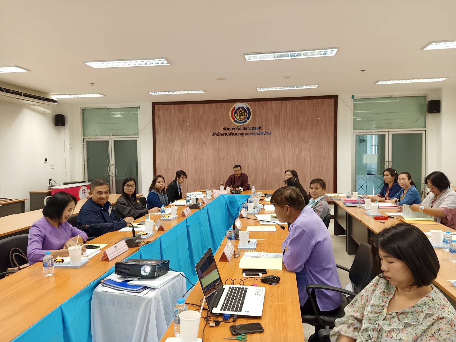 @น่าน : ประชุมคณะอนุกรรมการบริหารกองทุนพัฒนาบทบาทสตรีจังหวัดน่าน ครั้งที่ 2/2563