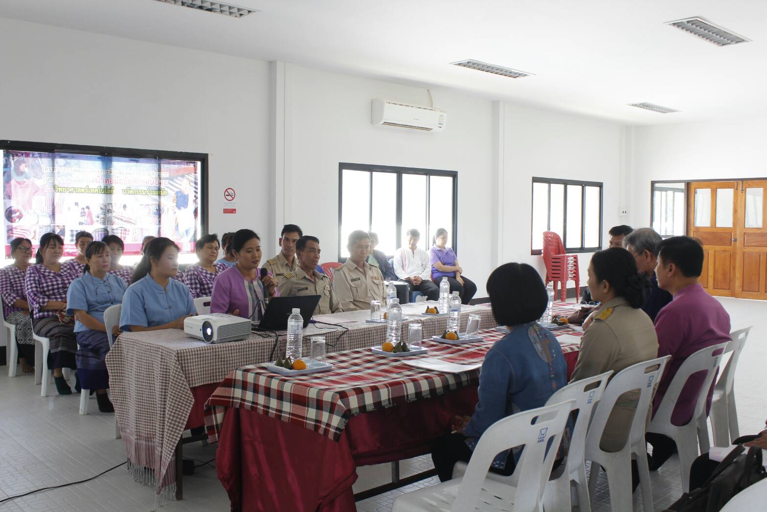 @น่าน : นายนิพันธ์ บุญหลวง ผู้ตรวจราชการกระทรวงมหาดไทยติดตามผลการขับเคลื่อนพัฒนาเศรษฐกิจฐานรากและประชารัฐ พื้นที่จังหวัดน่าน