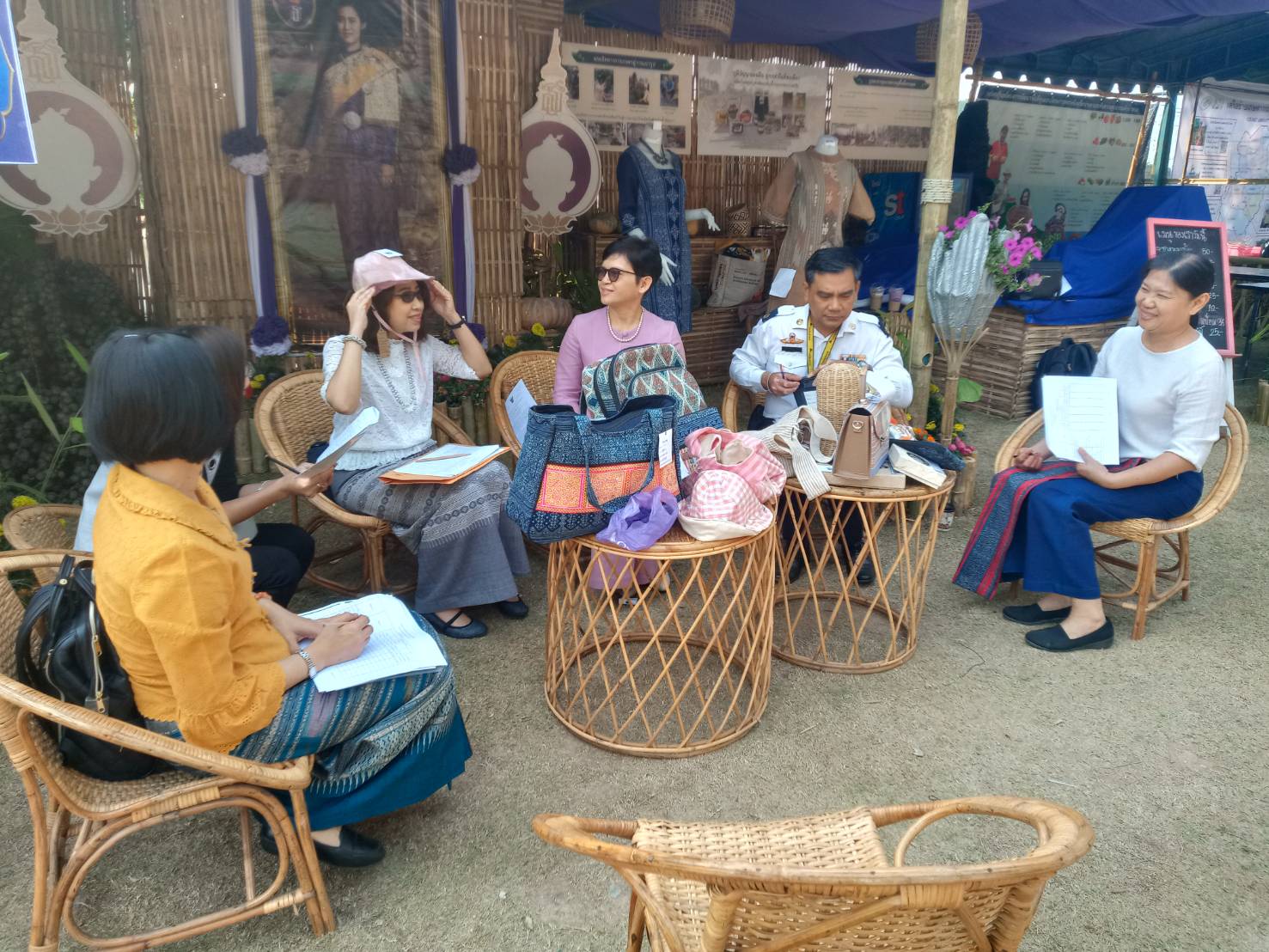 @น่าน : ประกวดออกแบบผลิตภัณฑ์ผ้าทอเมืองน่านและผลิตภัณฑ์ของใช้ ของที่ระลึก จังหวัดน่าน